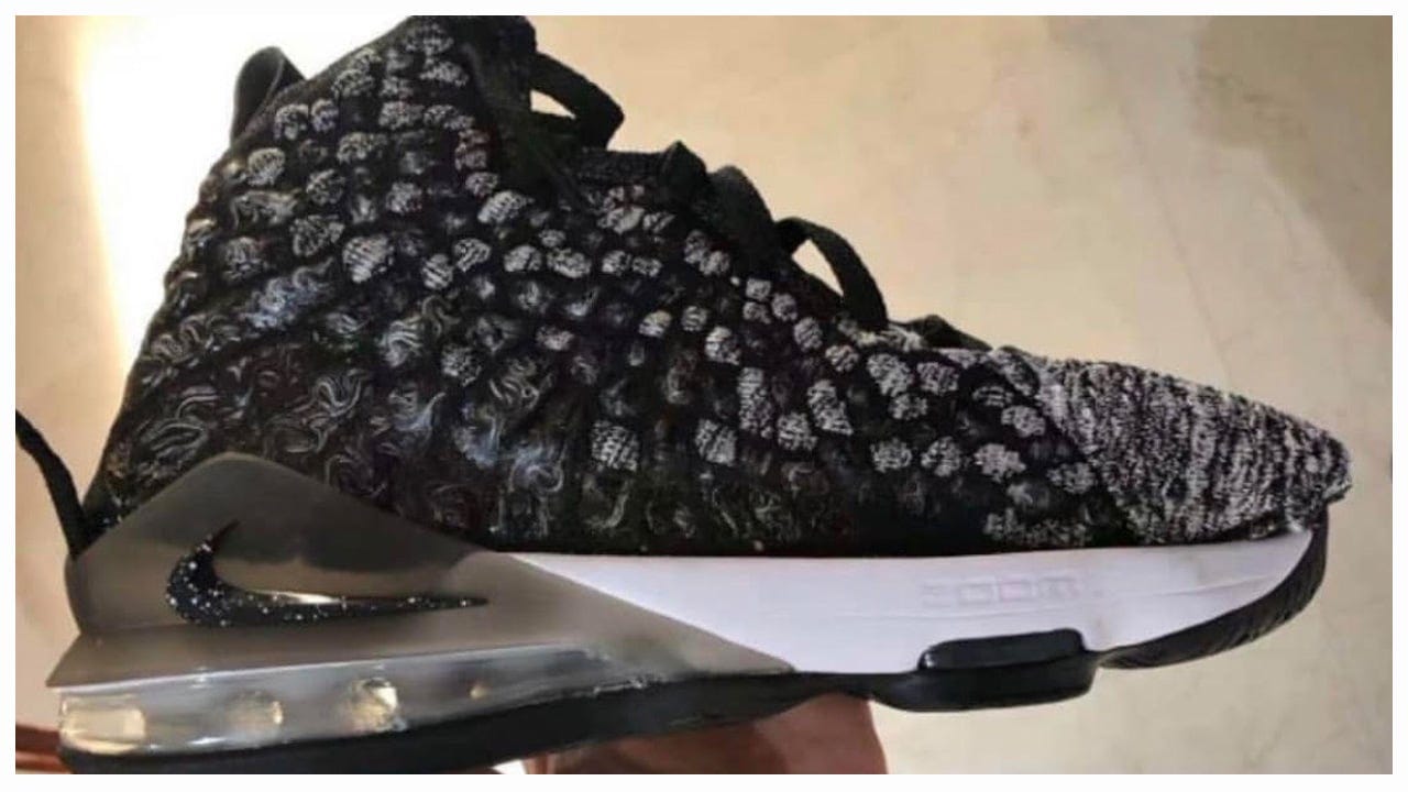 Lebron james 2025 leopard shoes
