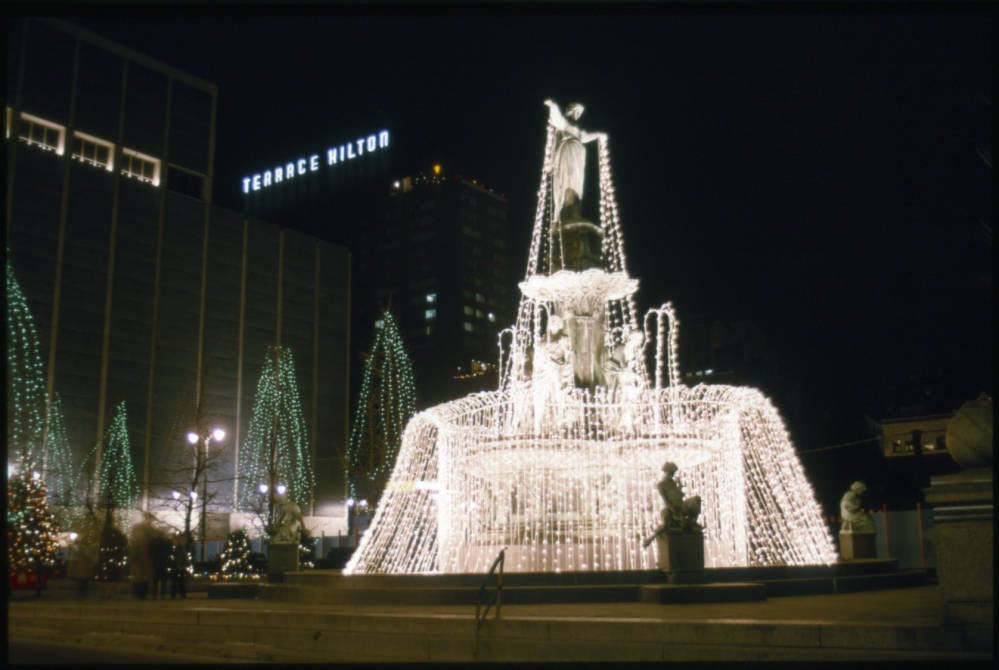 Fountain square christmas tree hotsell