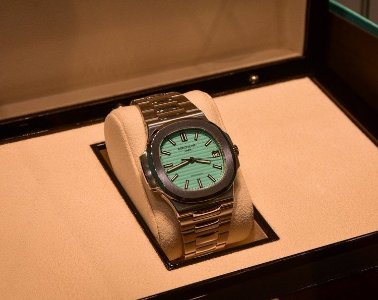This aftermarket dial maker will swap a Tiffany Blue dial into