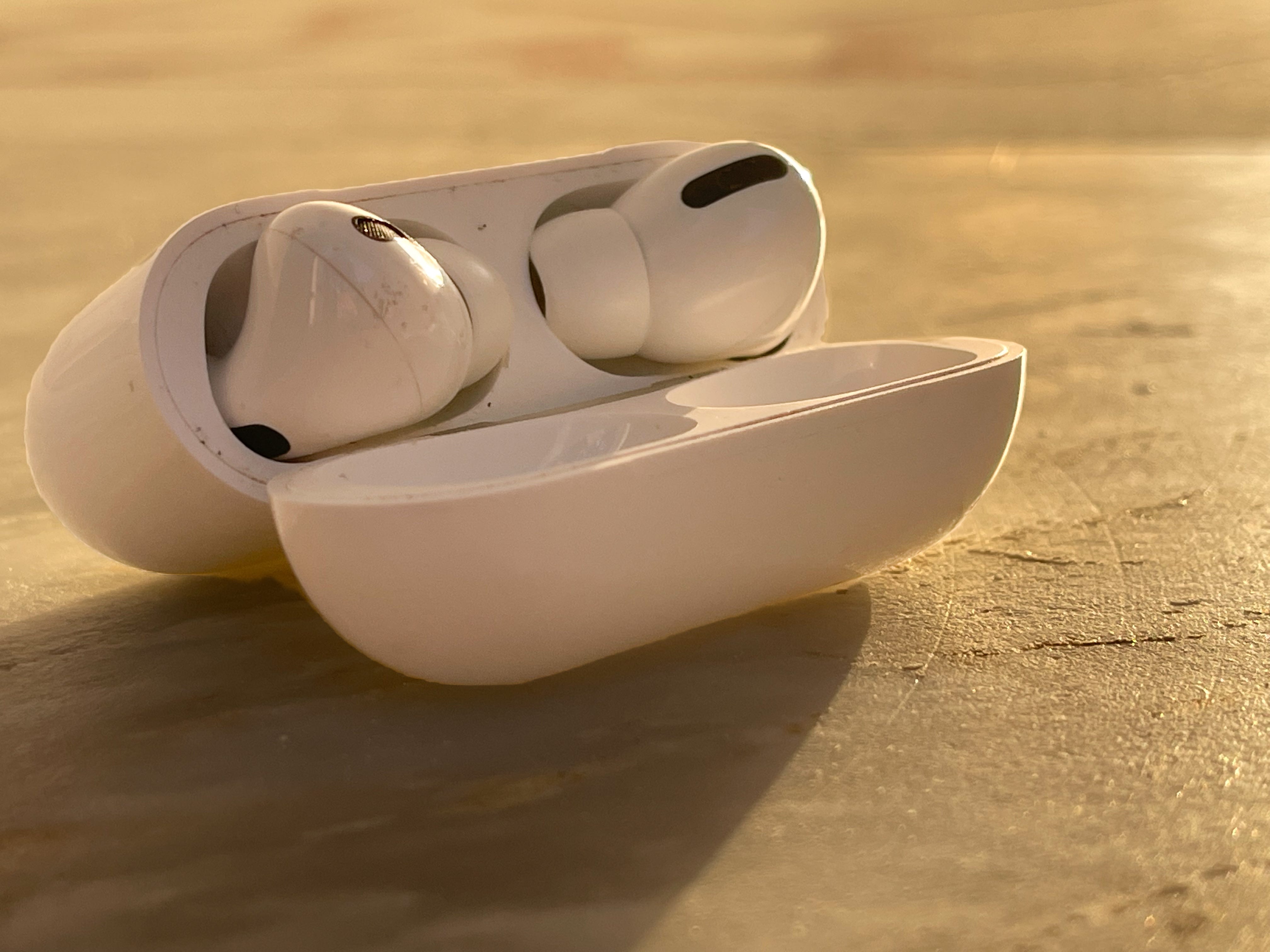 Left discount ear airpods