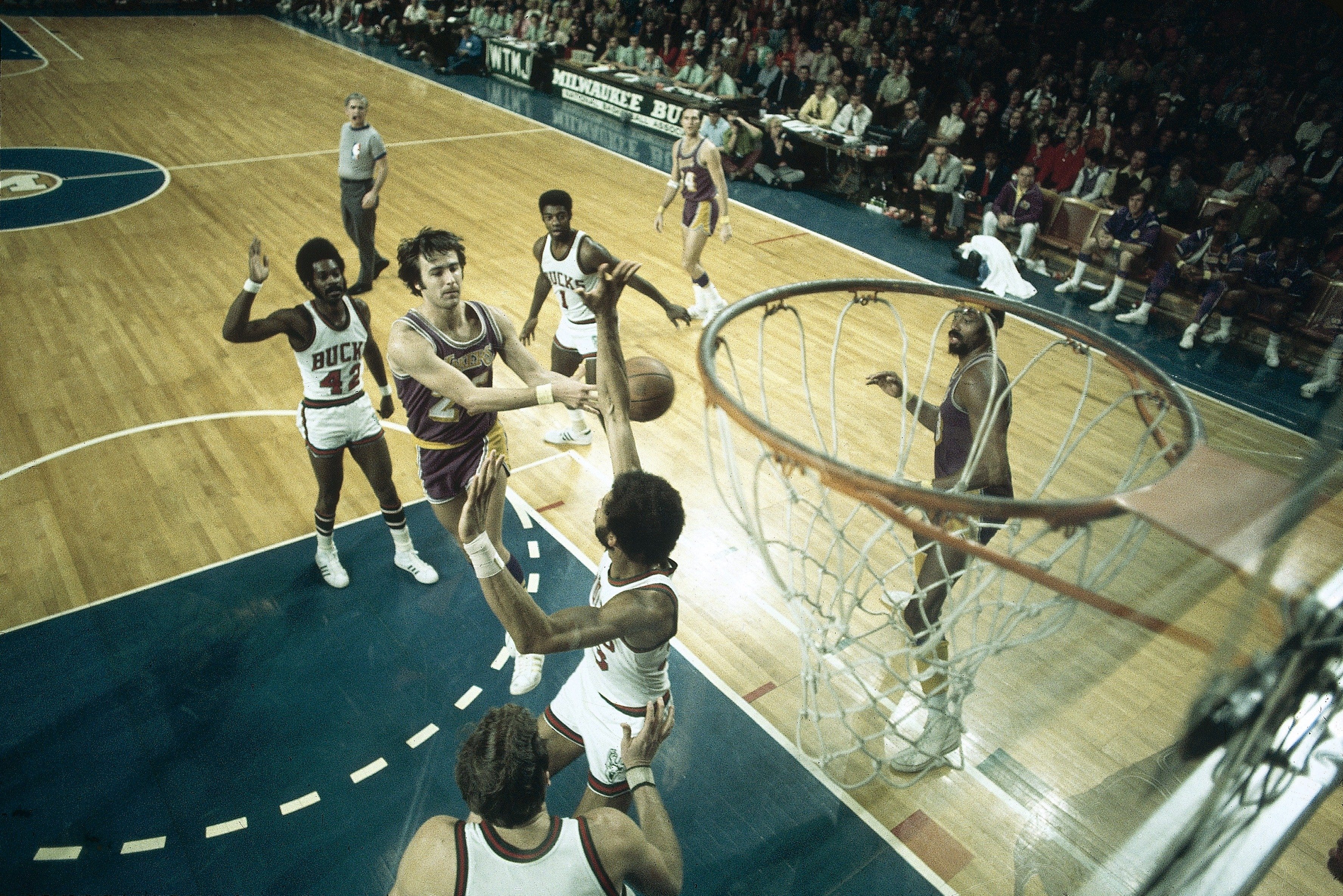 Lakers’ 33Game Winning Streak Meets the Bucks January 9, 1972