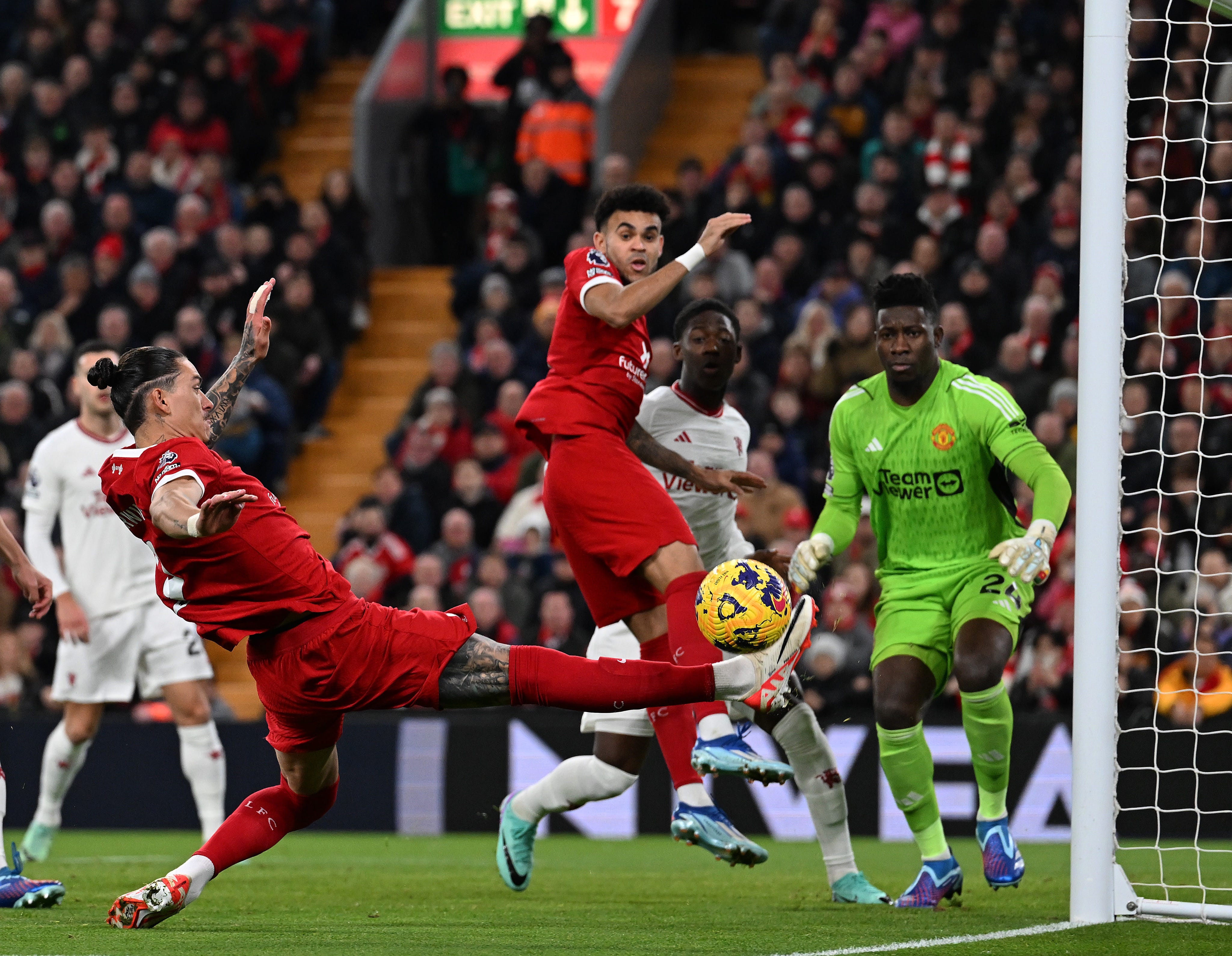 What channel is man utd vs liverpool deals
