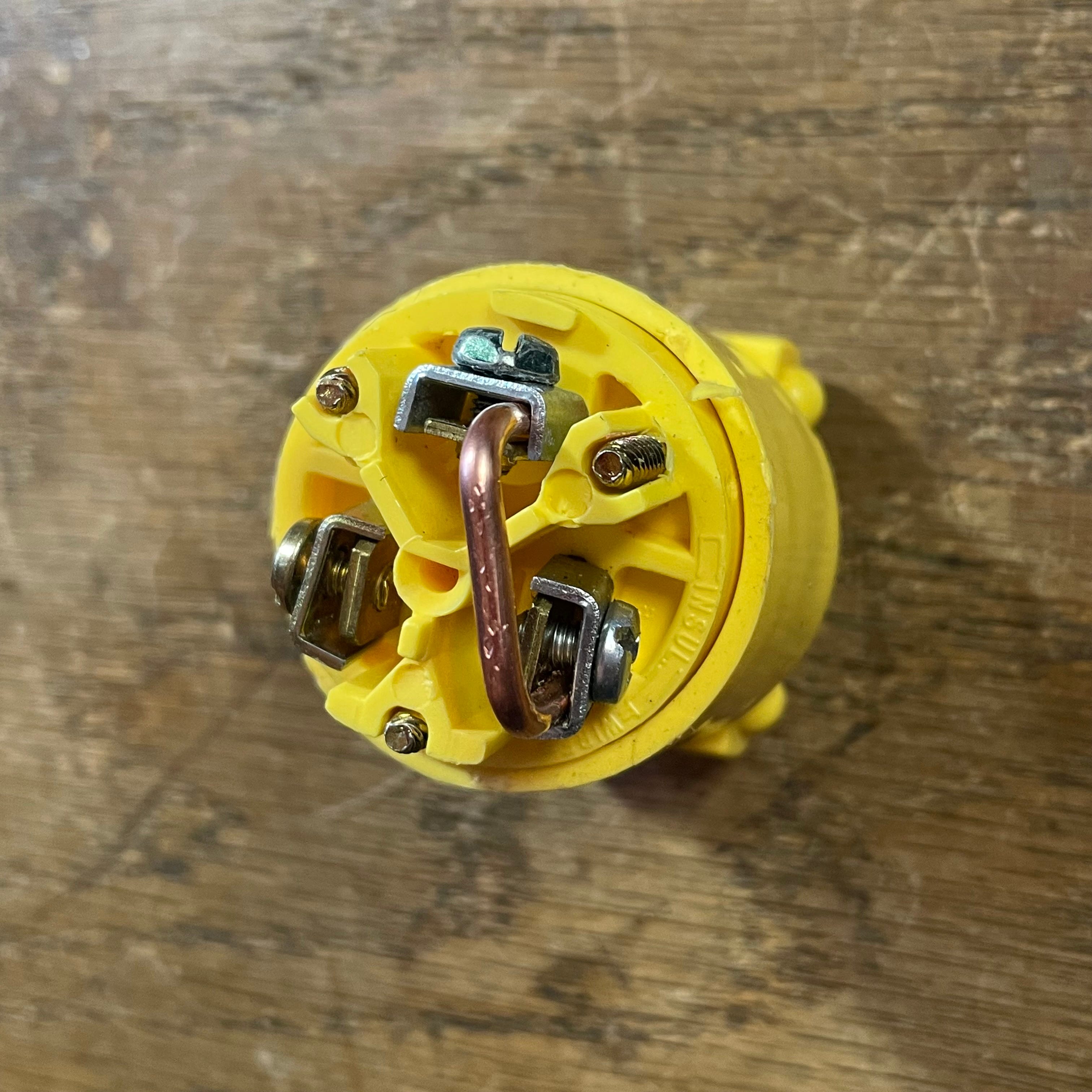 DIY Generator Bonding Plug by Mike Sokol RVelectricity
