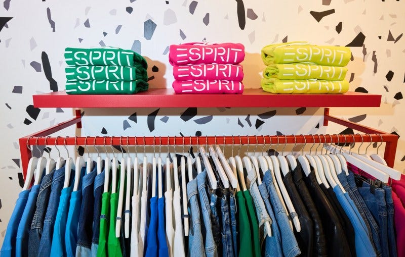 Pop up clothes clearance rack
