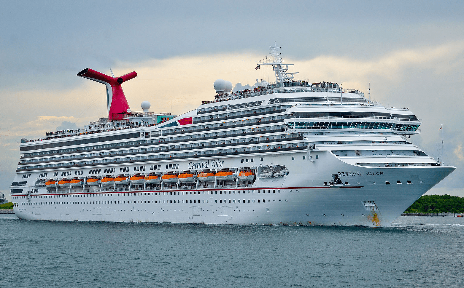 Amazingly big cruise ships quot stretched quot to become absurdly massive