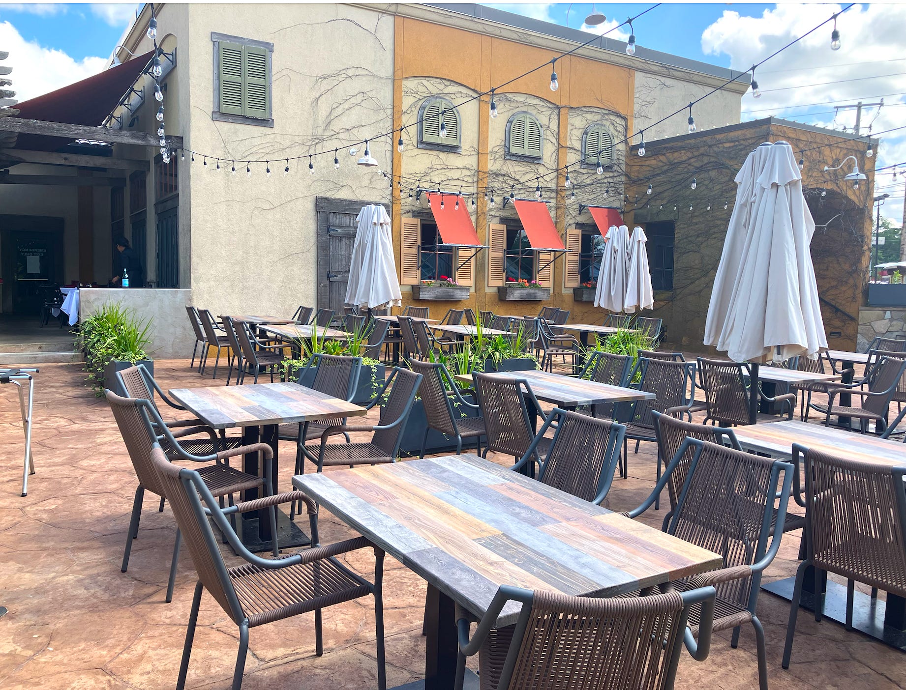 The BestLooking Dining Patios in Des Moines
