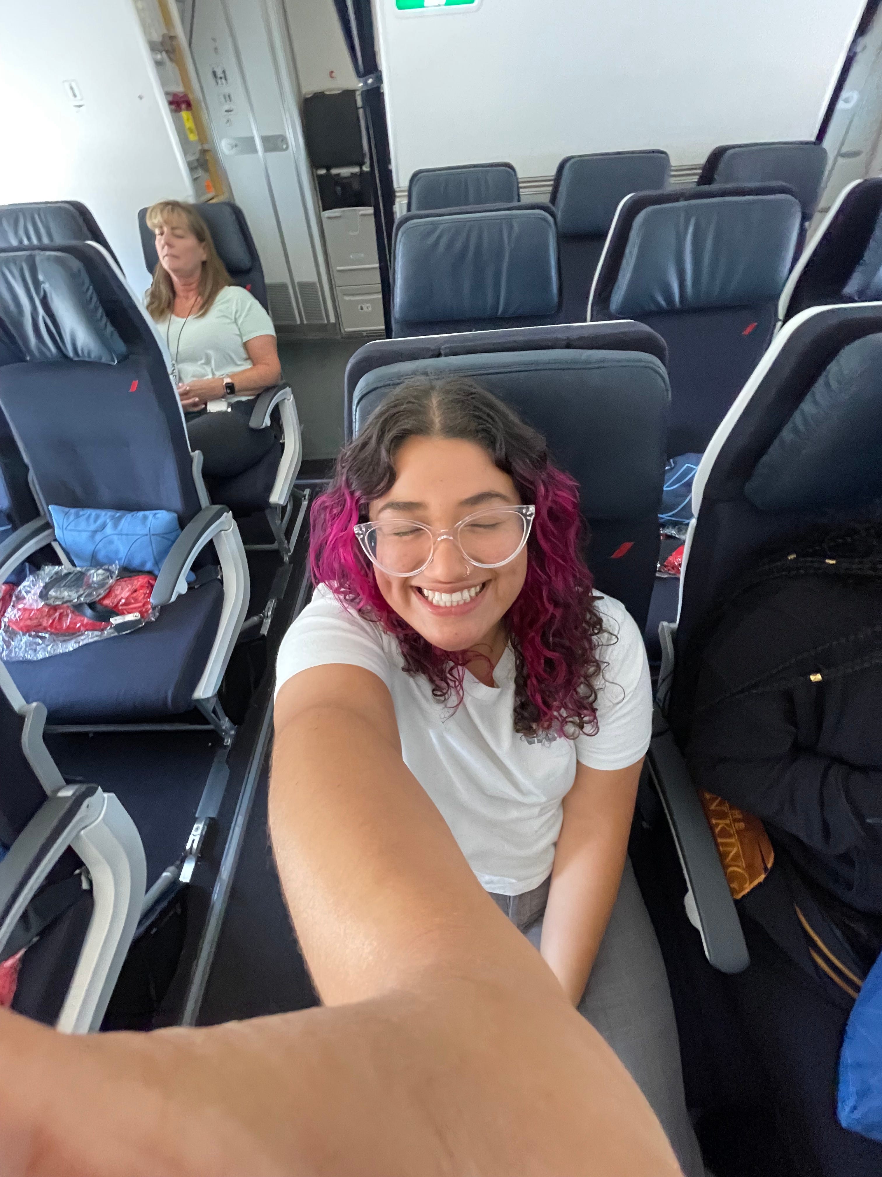Follow Ellielovestotravel's Journey Across The Globe!
