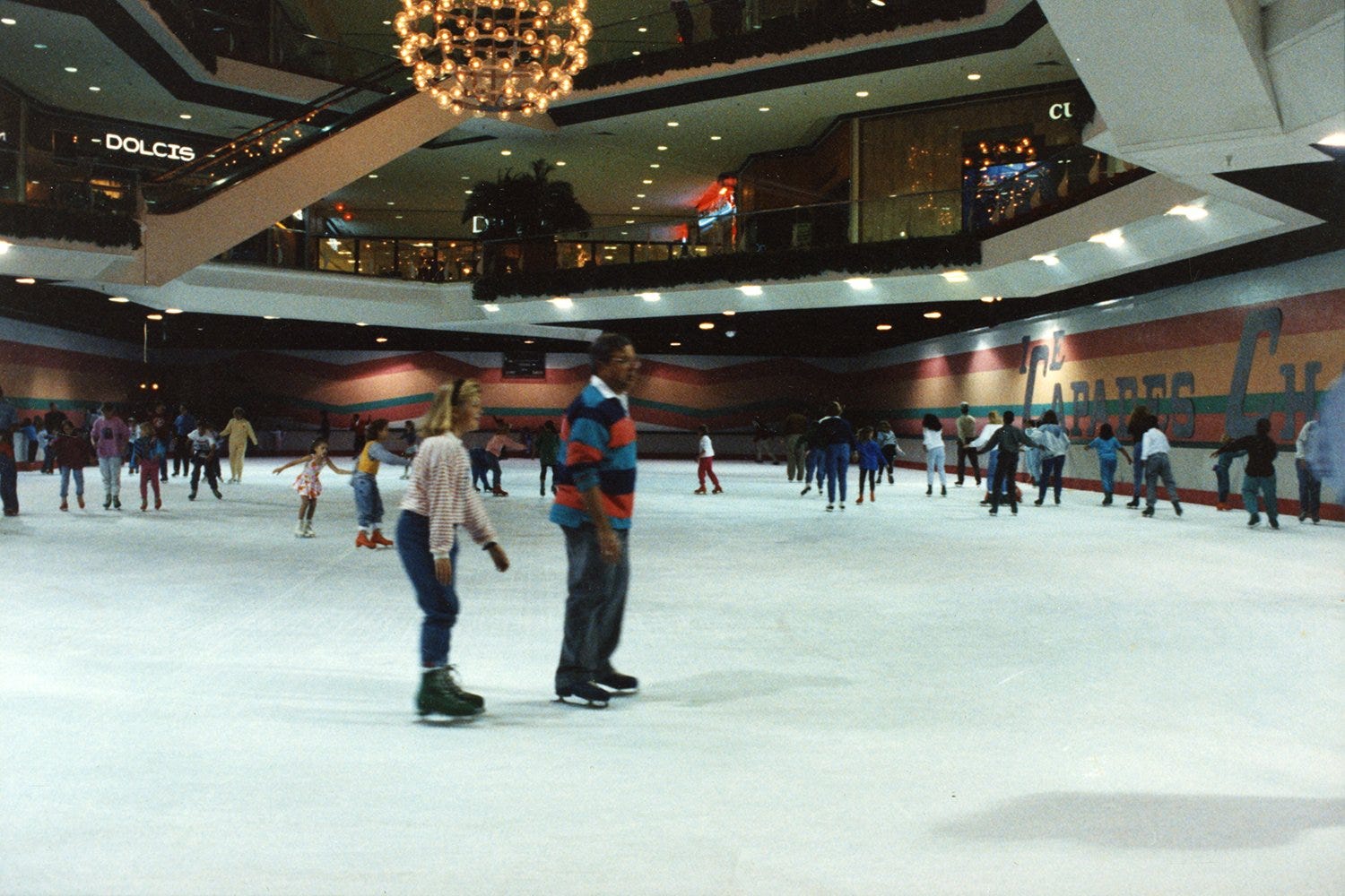 Skate mall top