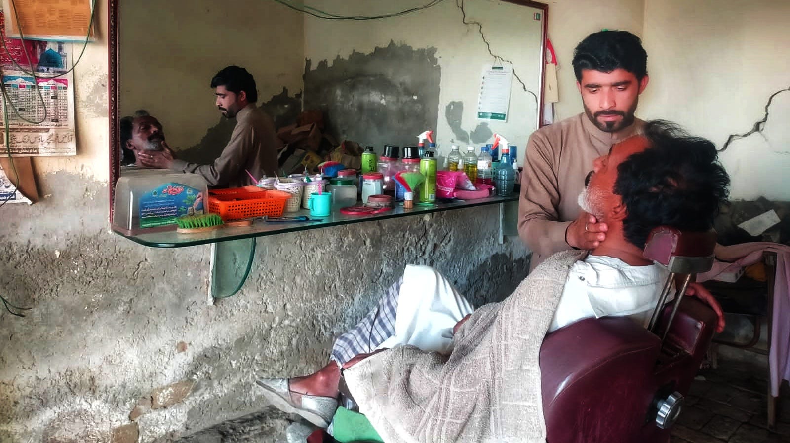 Hairy Tales The Social Significance of Barbers in South Punjab, Pakistan
