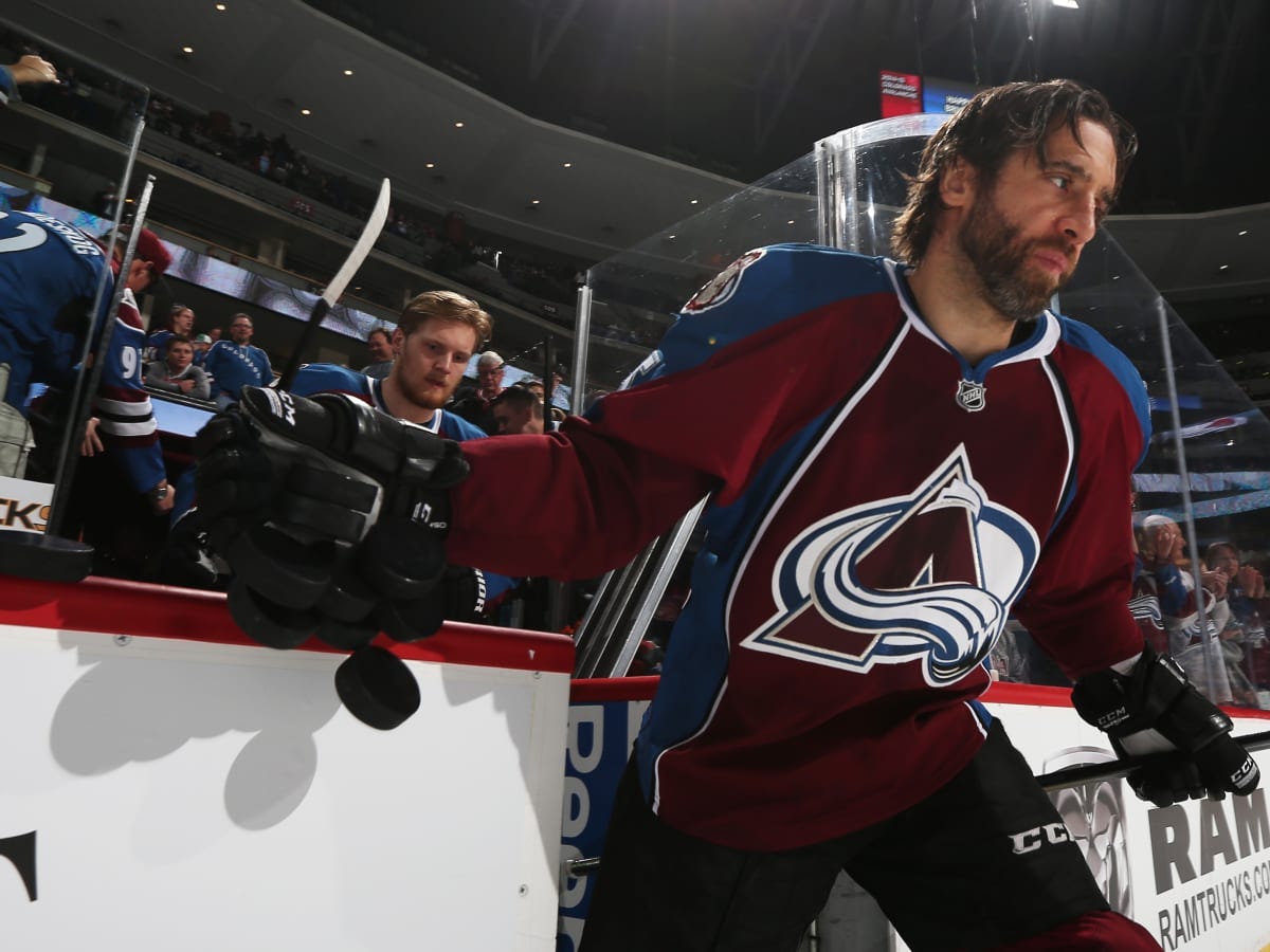 Avs jersey clearance