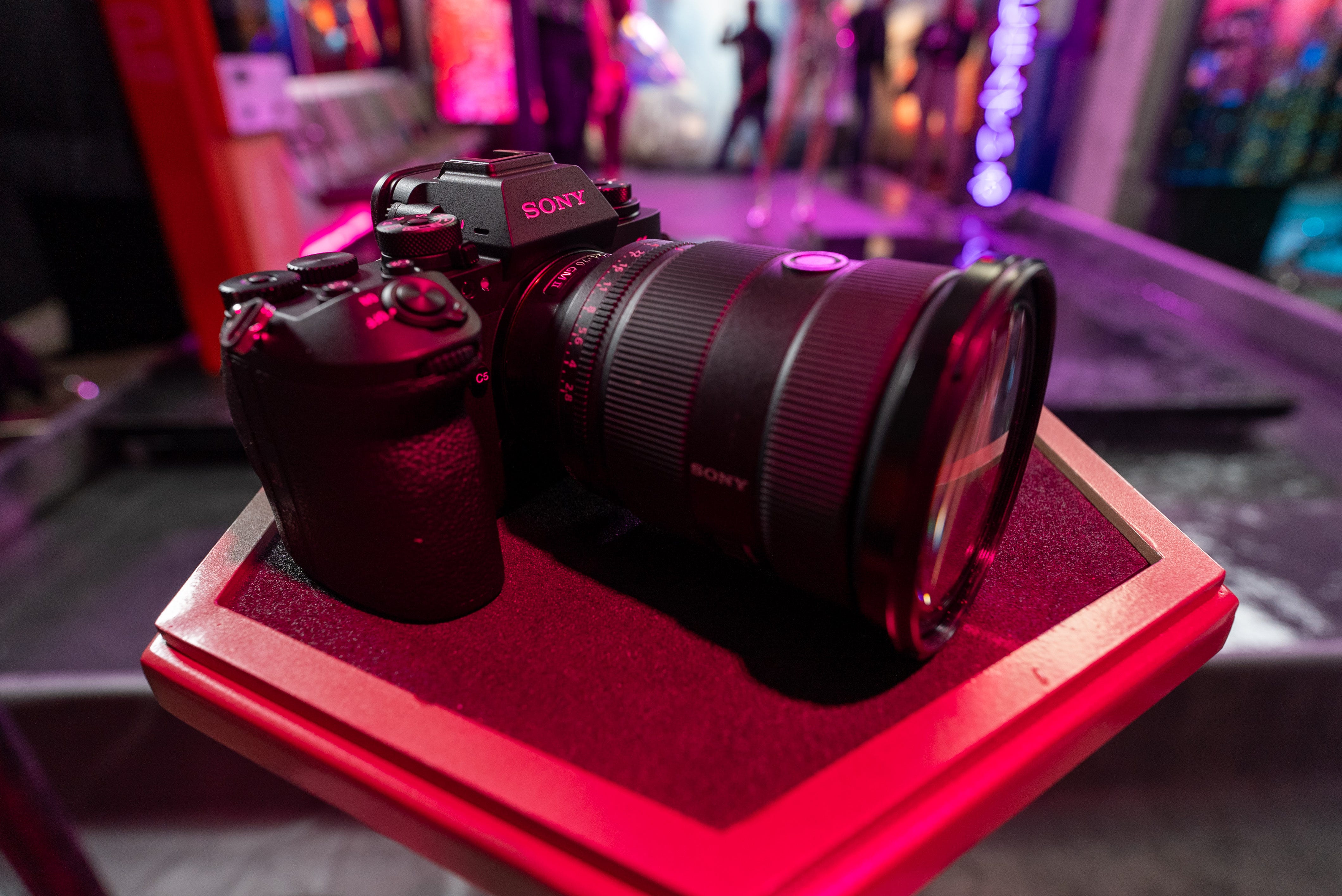 This $5,999 Sony A9 III can shoot up to 192 images in 1.6 seconds