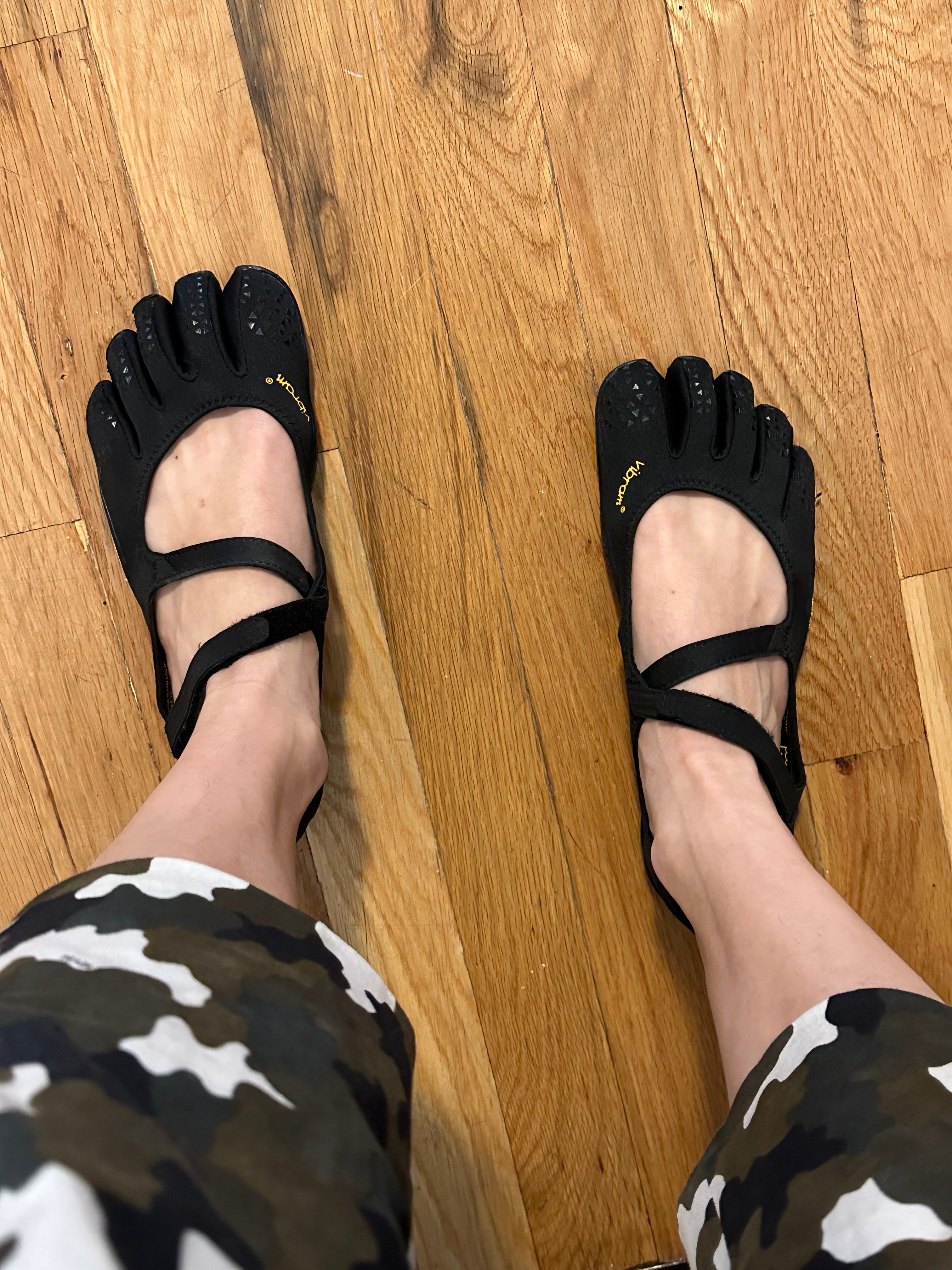 Vibram fivefingers feet online