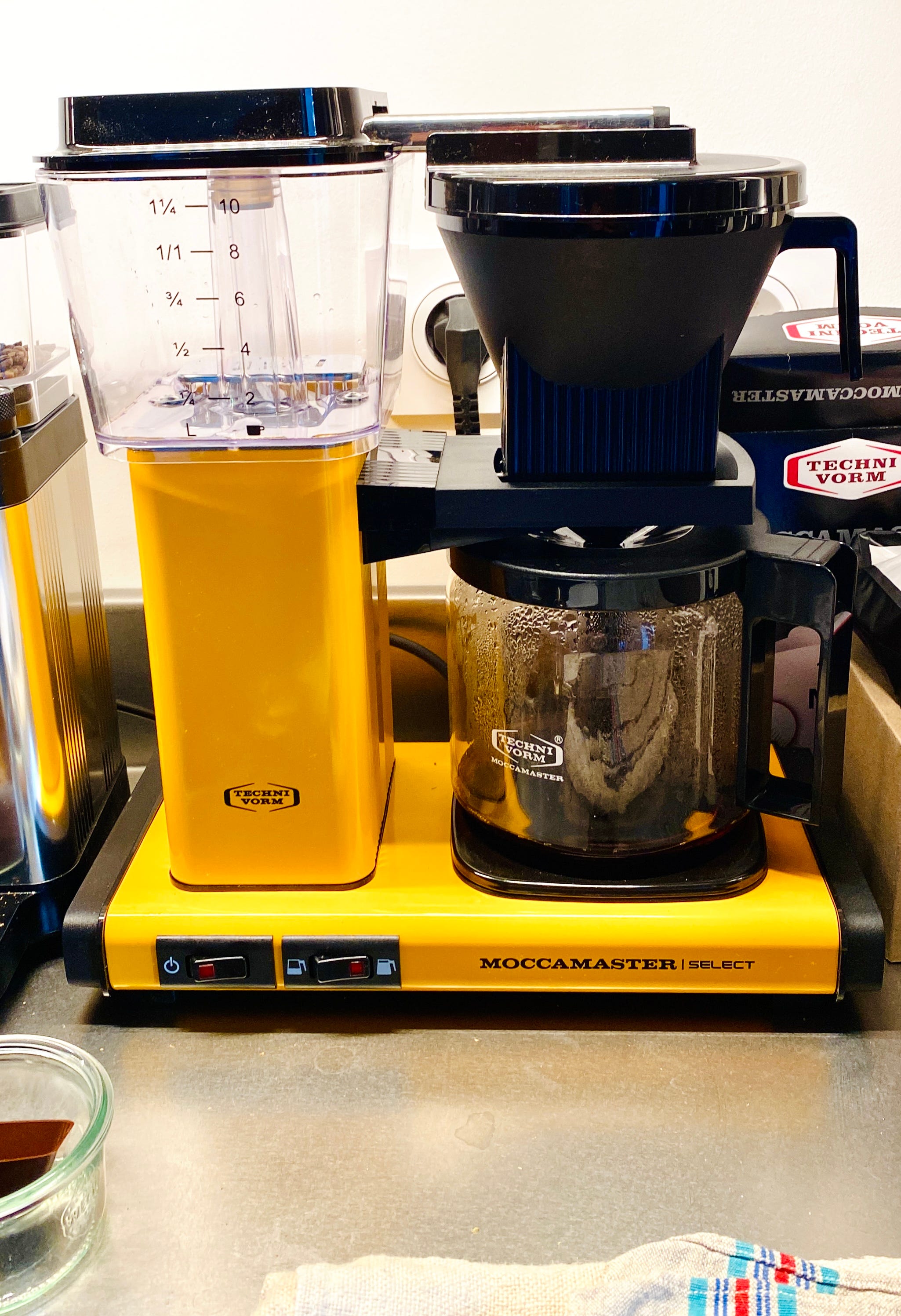 Moccamaster yellow outlet