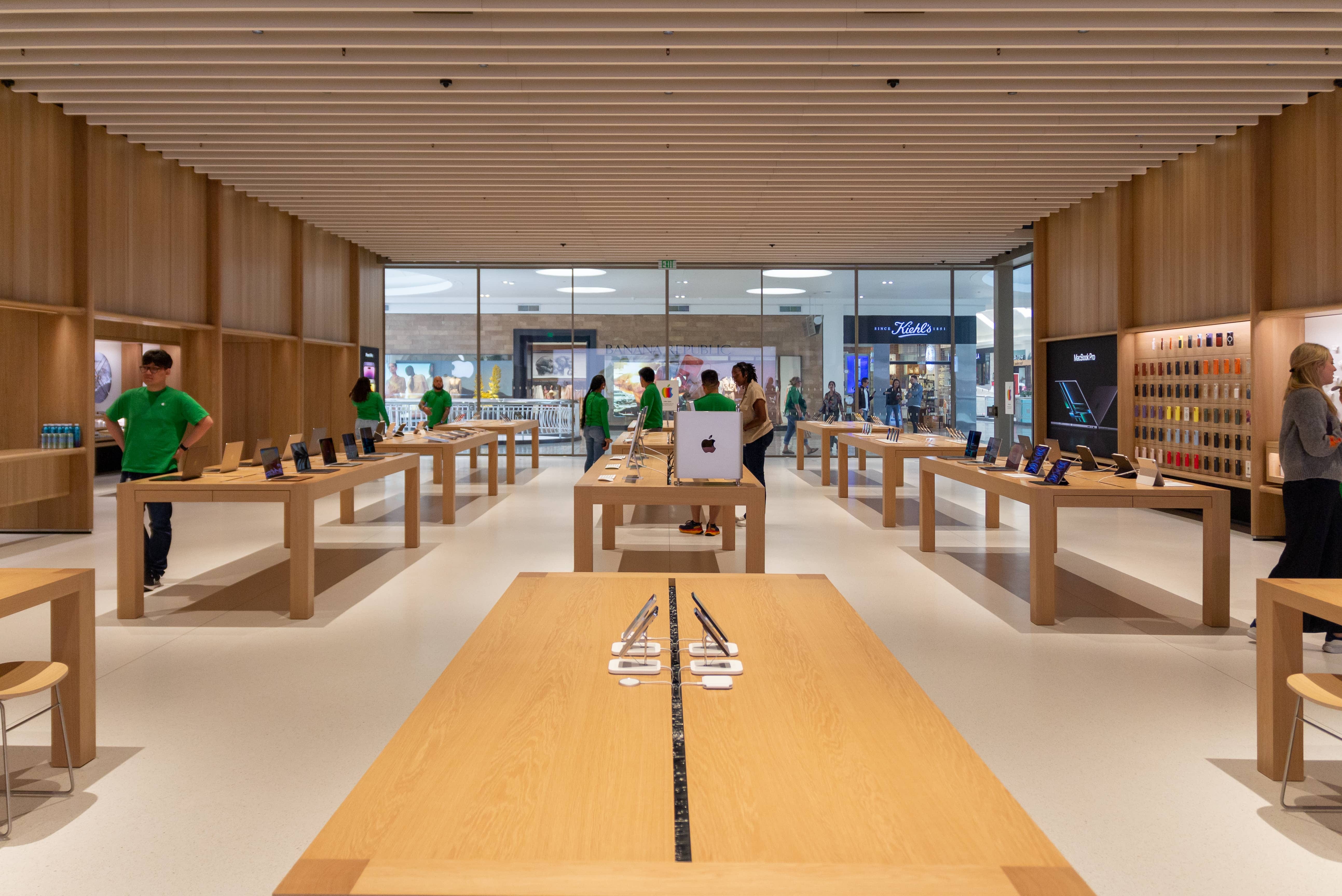Table apple shop