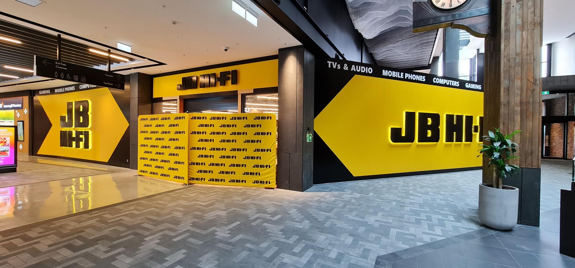 Jb hi fi centre speaker shop