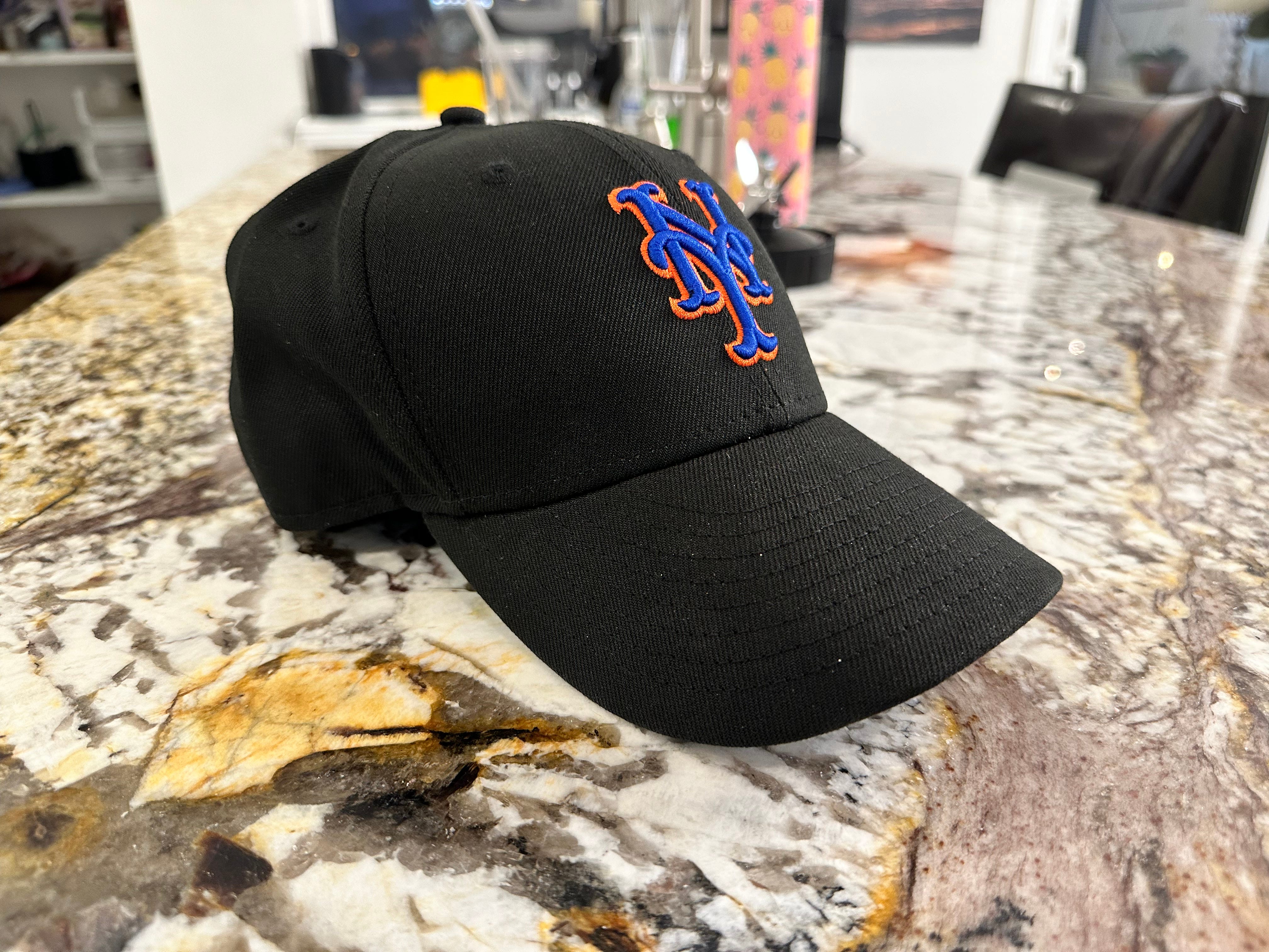 Mets are eying a reliever, and the new Mets black jersey leaked