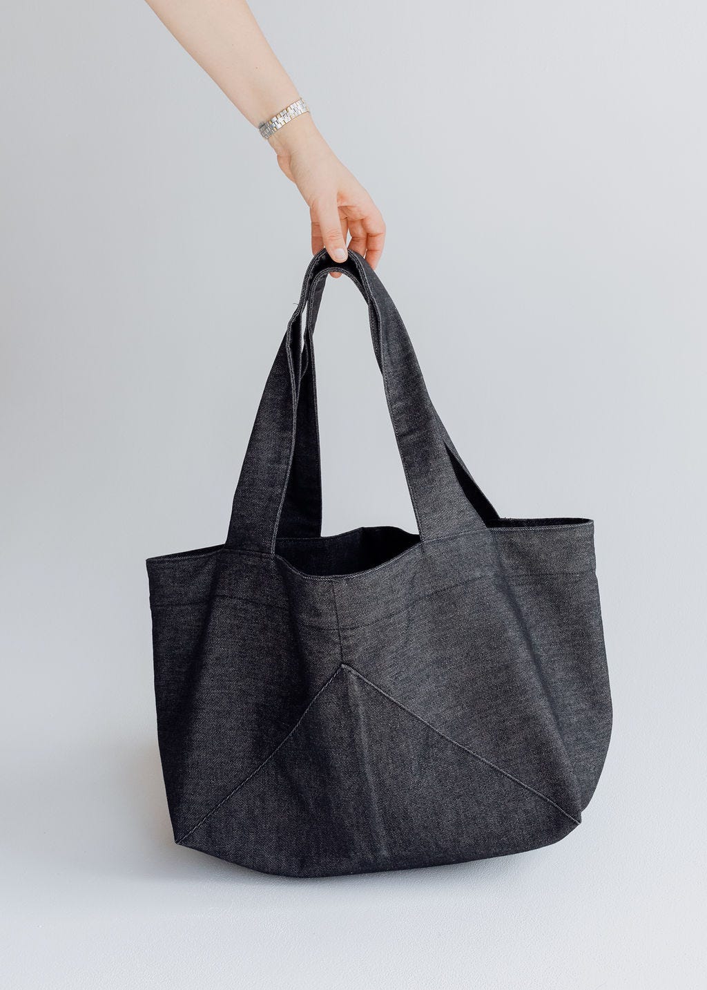Loose Leaf : The KIKI Weekender Bag - by Daughter Judy