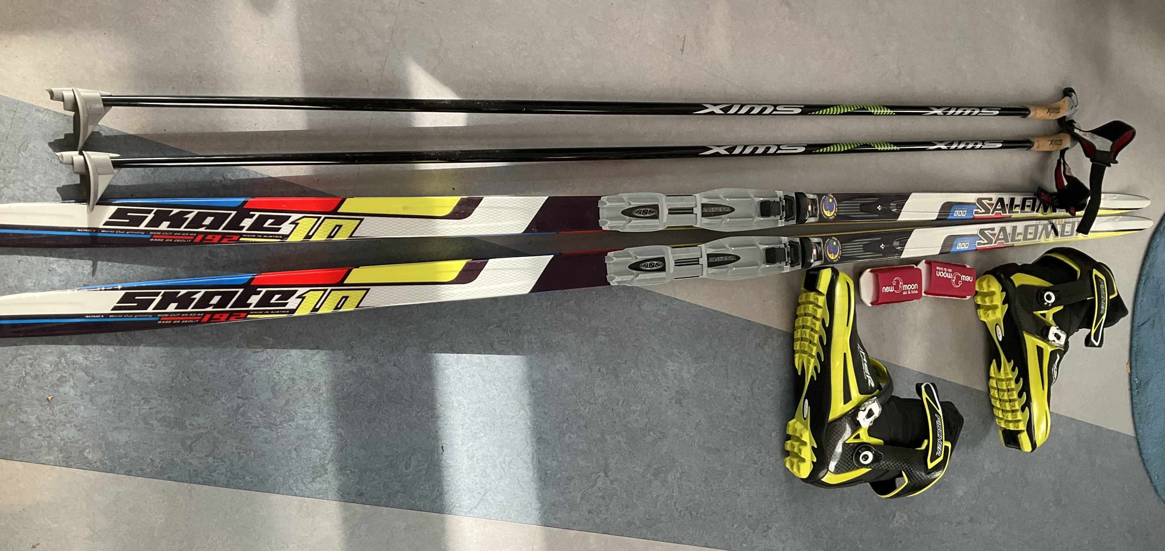 Salomon on sale equipe skis