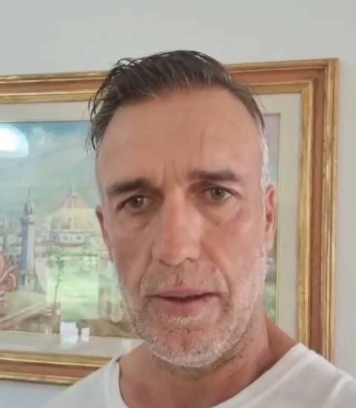 Gabriel Batistuta shows his ongoing love for Florence