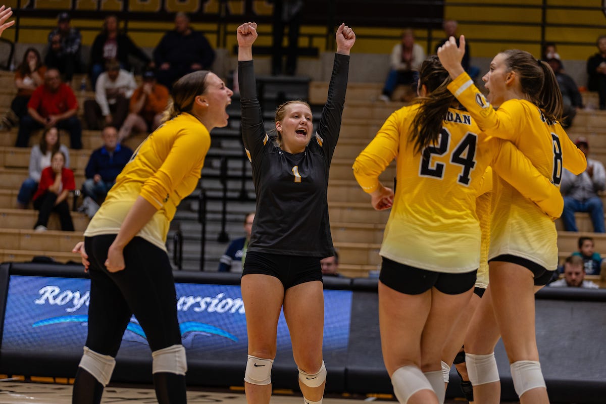 Renewed focus lifts Valparaiso volleyball by Paul Oren