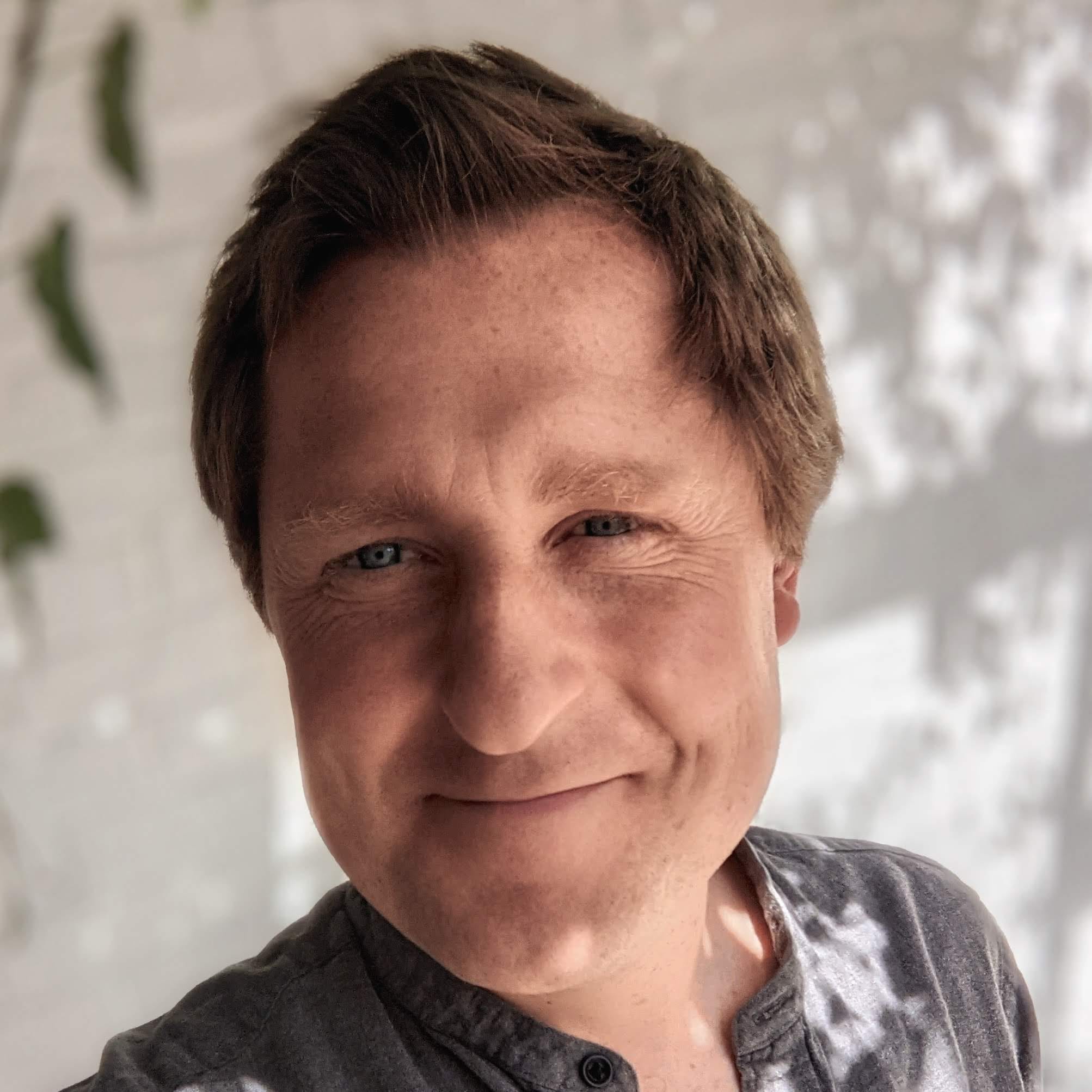 Welcome to footnotes and tangents - by Simon Haisell