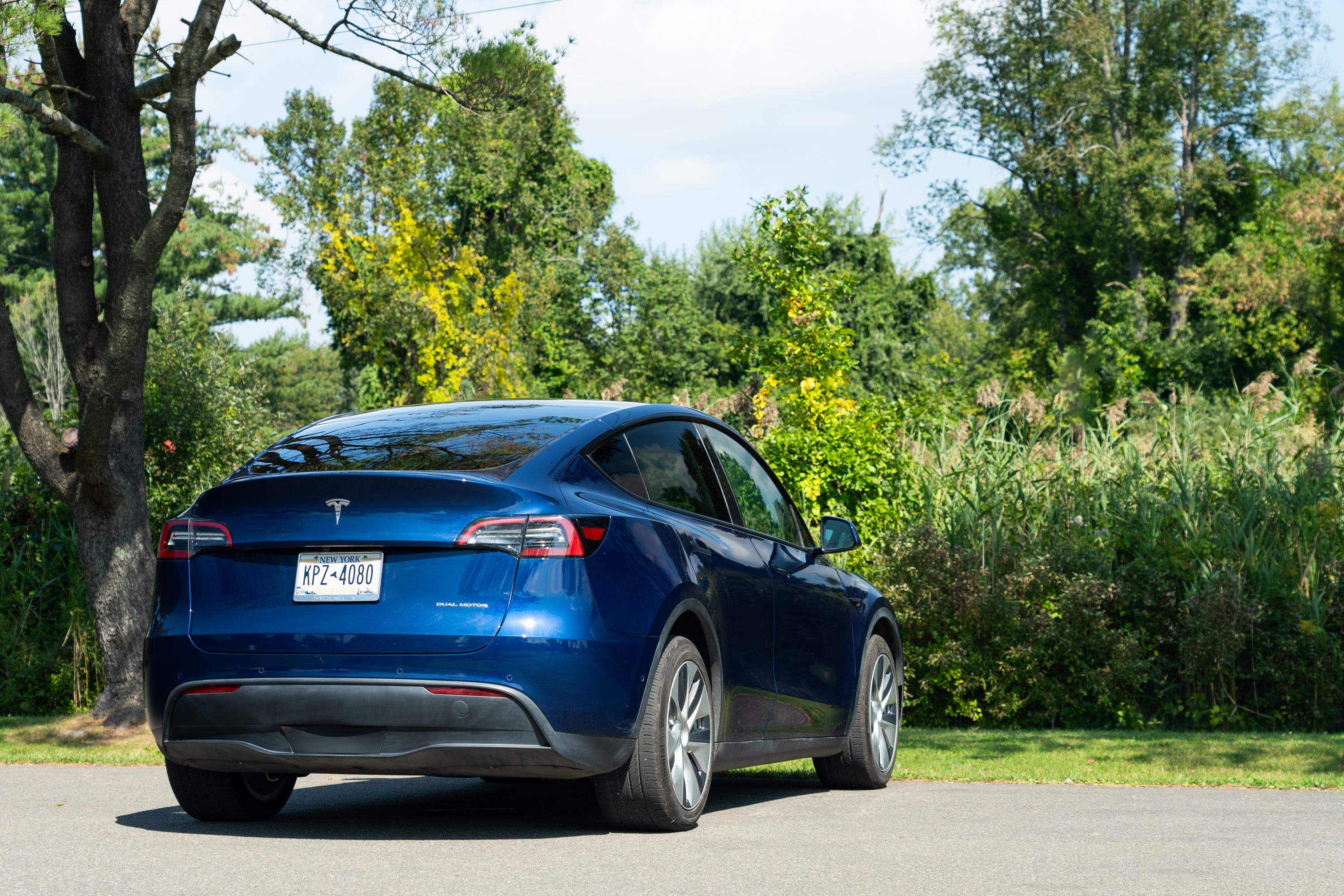 Tesla y car sale