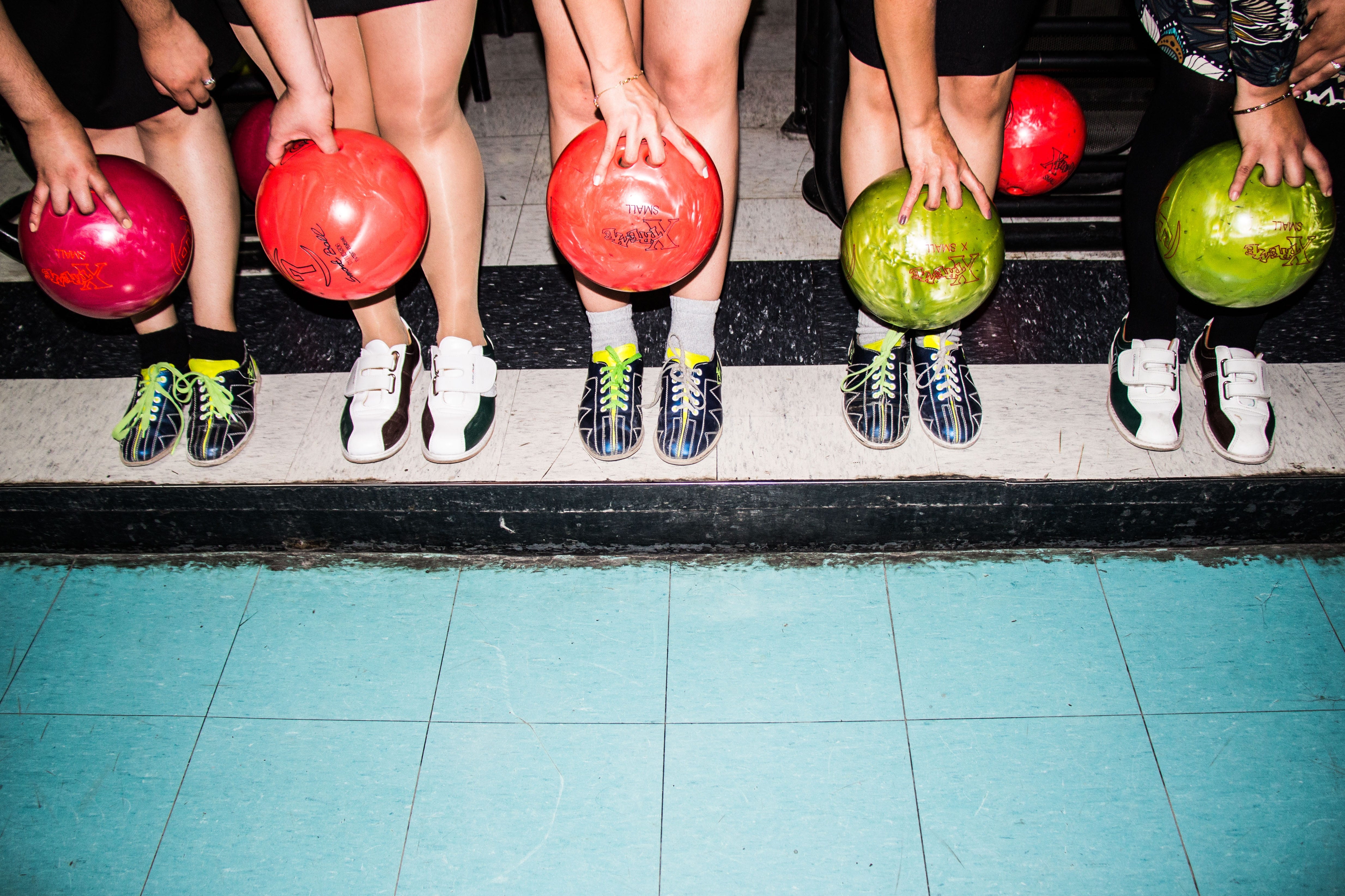 Narrow bowling shoes best sale