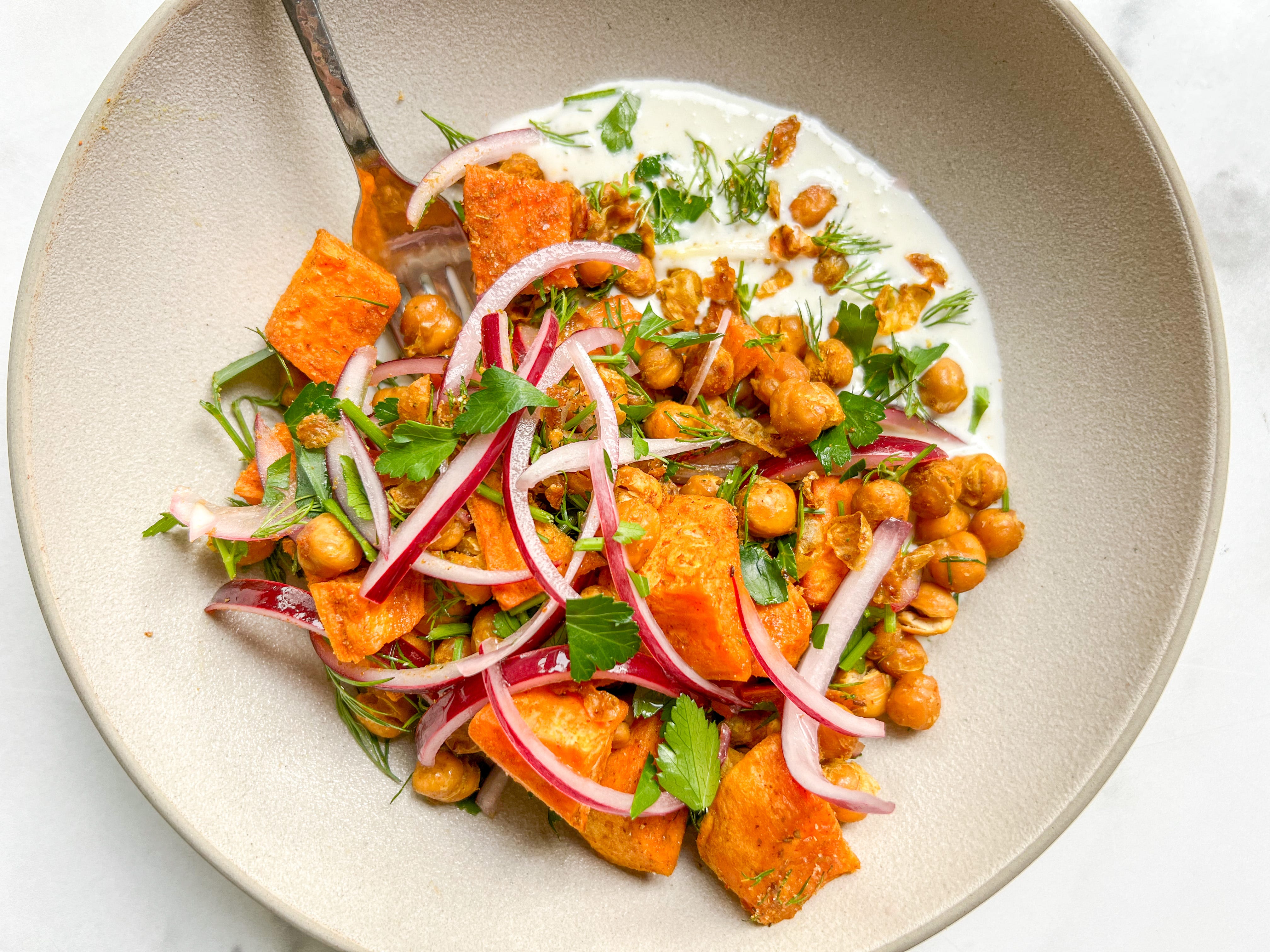 sheetpan roasted sweet potatoes and chickpeas