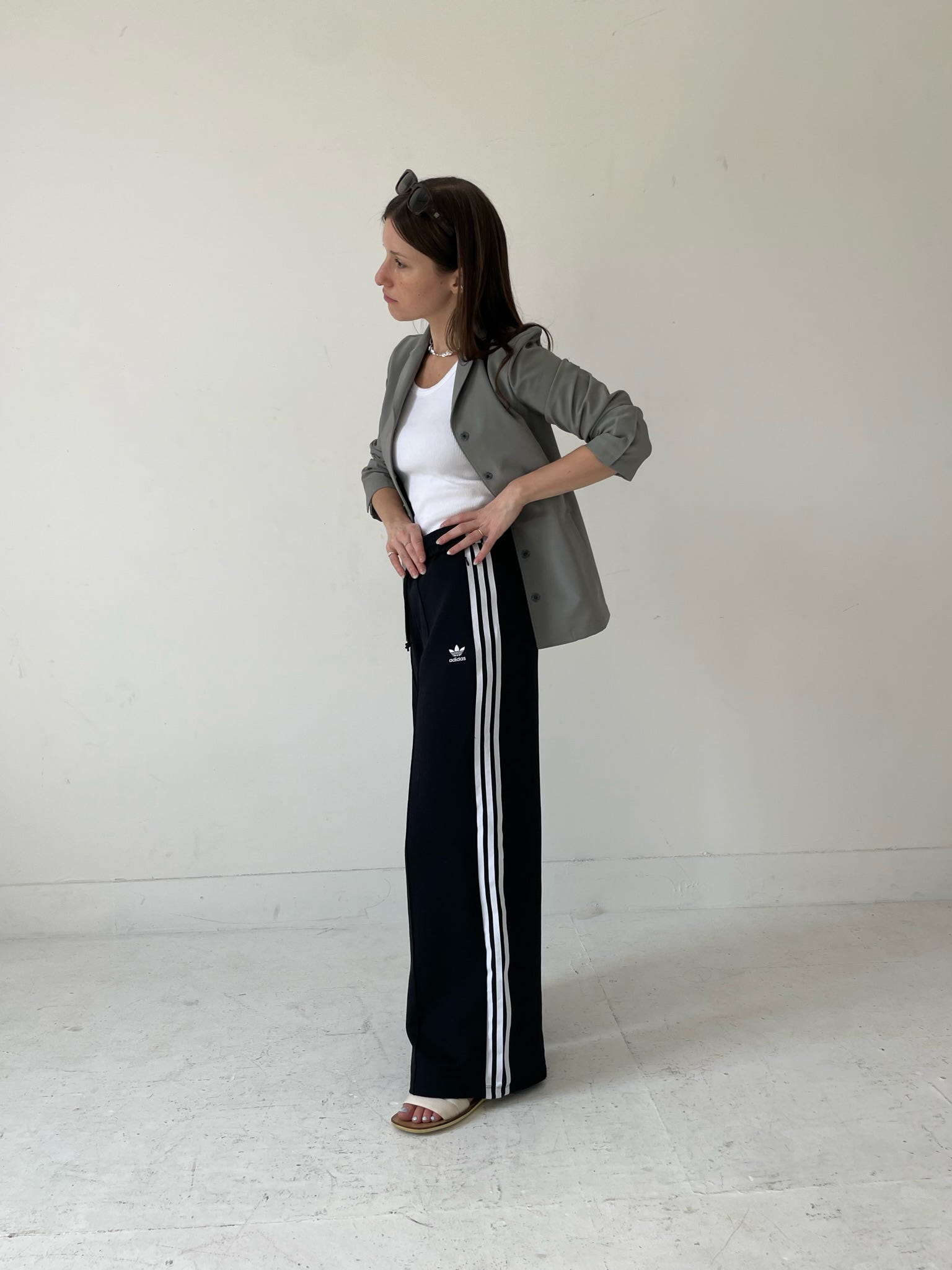 Track pants cheap adidas outfit