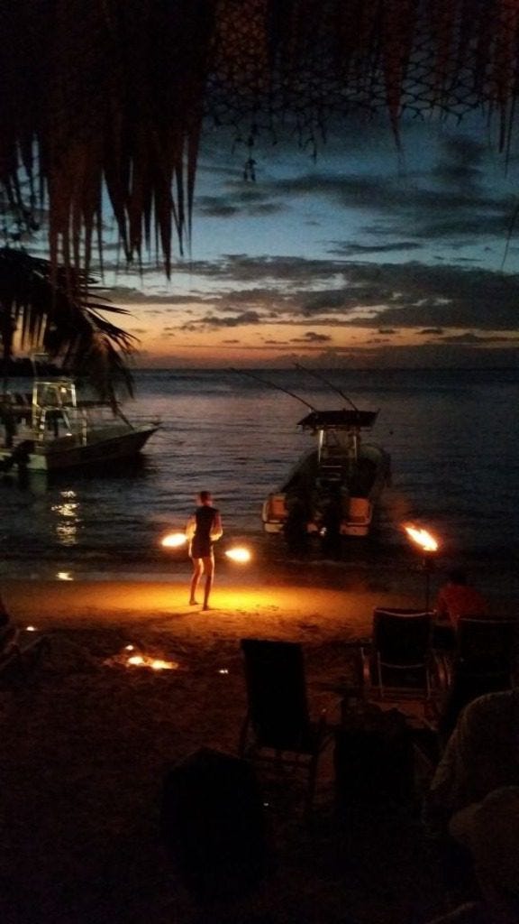 Best Bars In West End Roatan You Need To Try