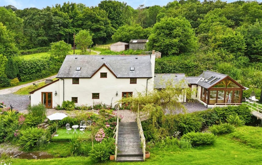 Smallholding 🏡 14 UK Smallholdings For Sale With Woodland (April 5th 2025)