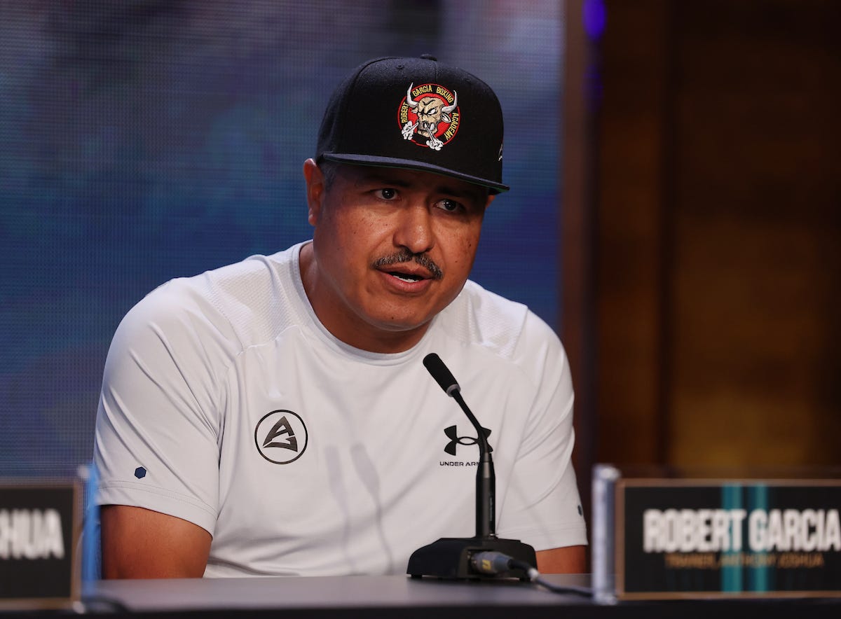 Canelo under cheap armour hat