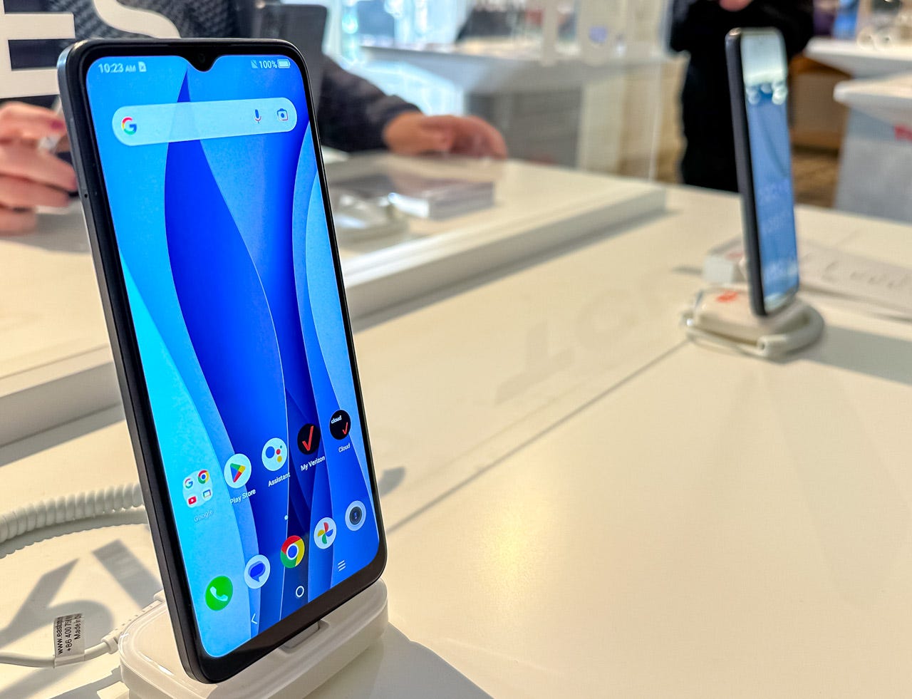 TCL 40 XE 5G handson review the most affordable 5G phone you can buy