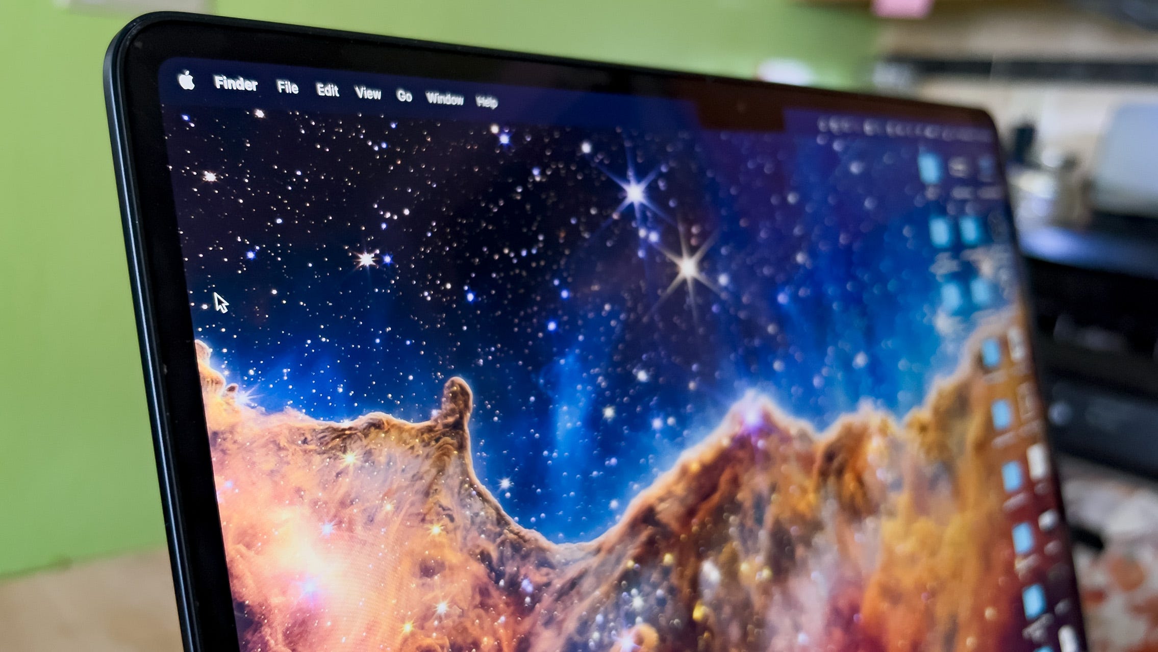 Apple may move its MacBook line to OLED by the end of 2024, according ...