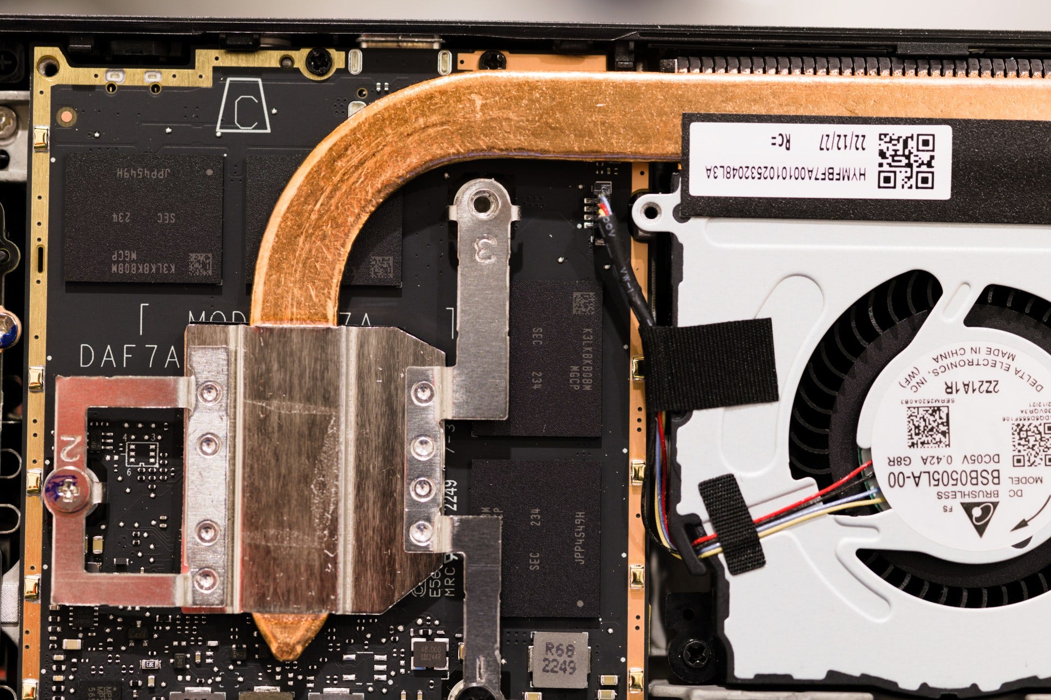 Steam Deck Portable Console Specifications Revealed, AMD Van