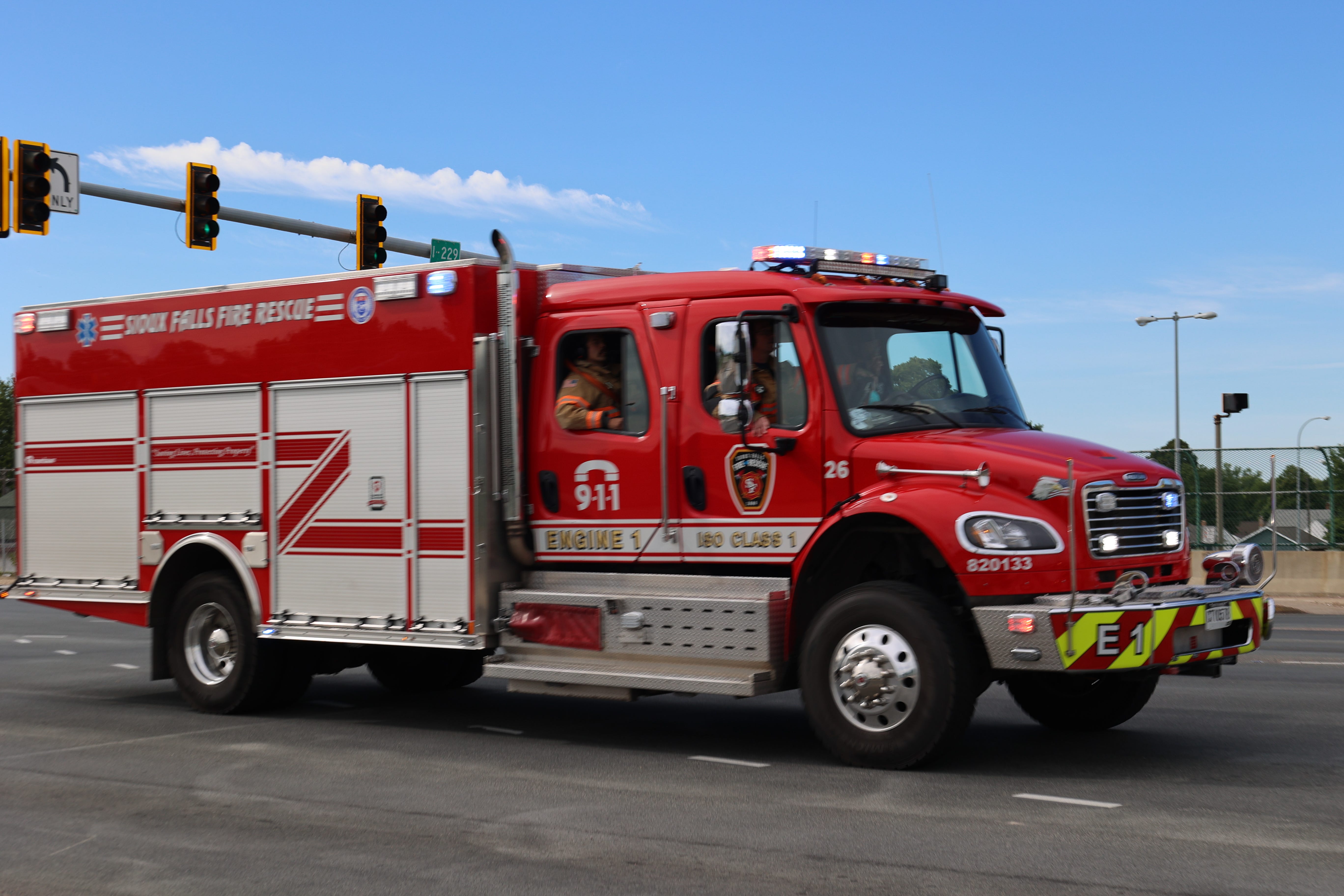 South Dakota's largest county wants Sioux Falls to handle its 911 calls