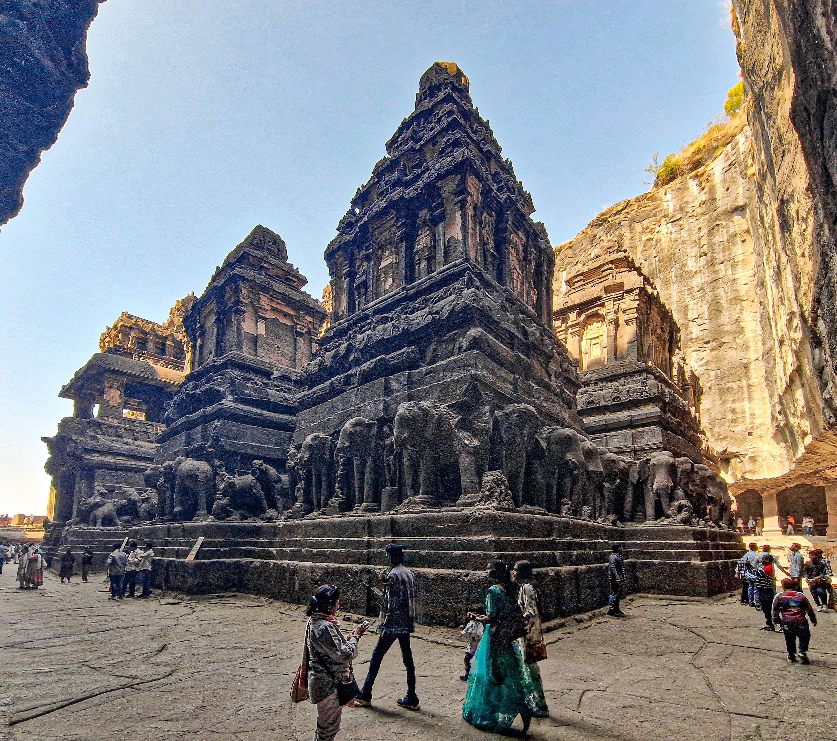 Ellora: A Wonder of the World - by Sam Dalrymple