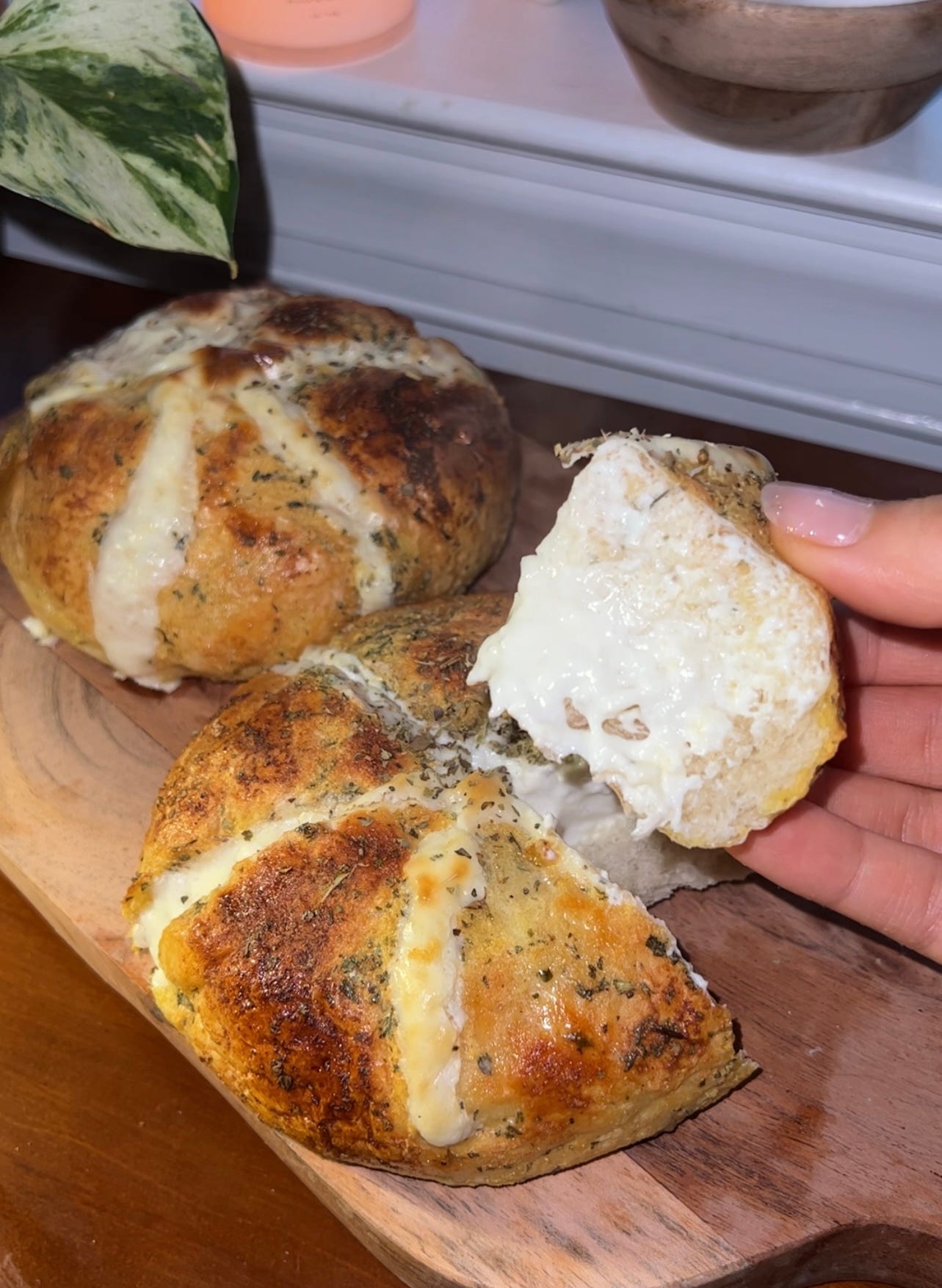 Korean Cream Cheese Garlic Bread by Winnie HomeMeiDe 美的