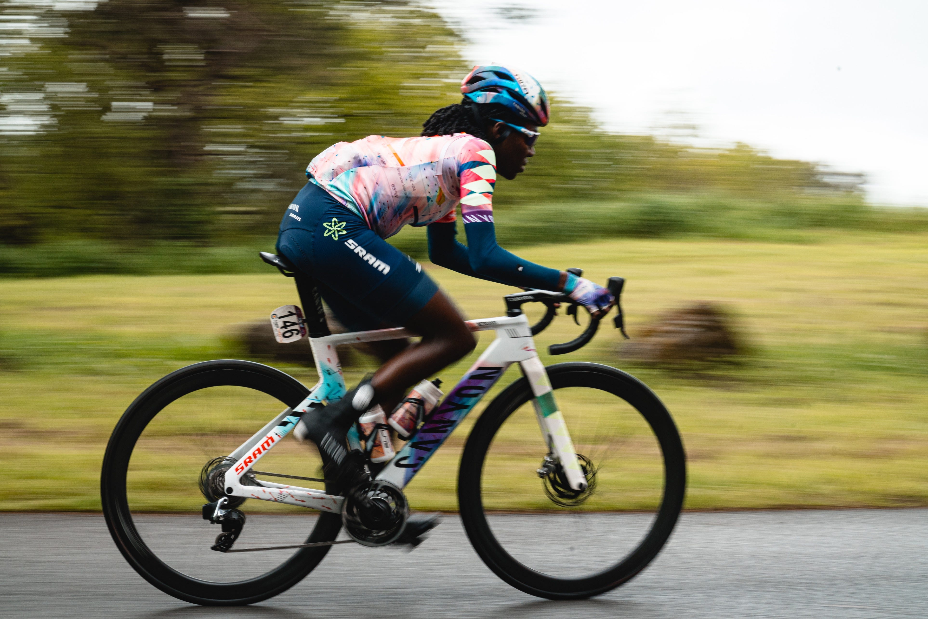 Competitive cycling top for beginners