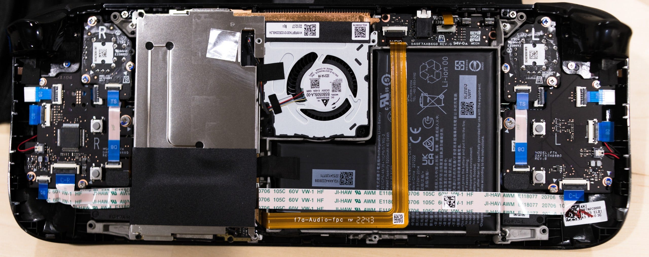 最新人気 Van Gogh, AMD's Steam Deck APU - by Chester Lam その他