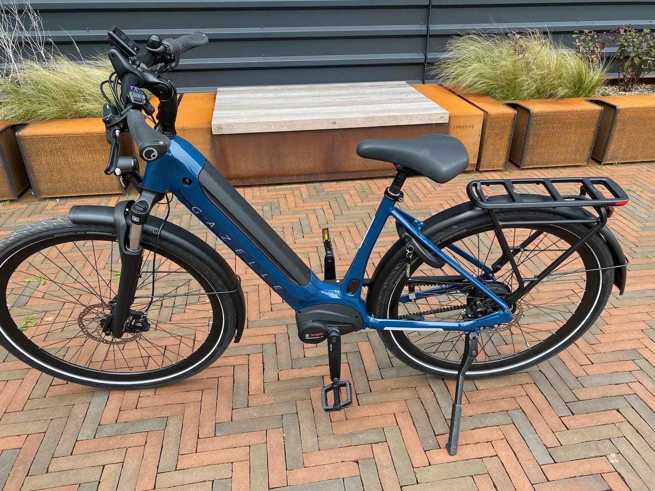 Gazelle on sale bike lock