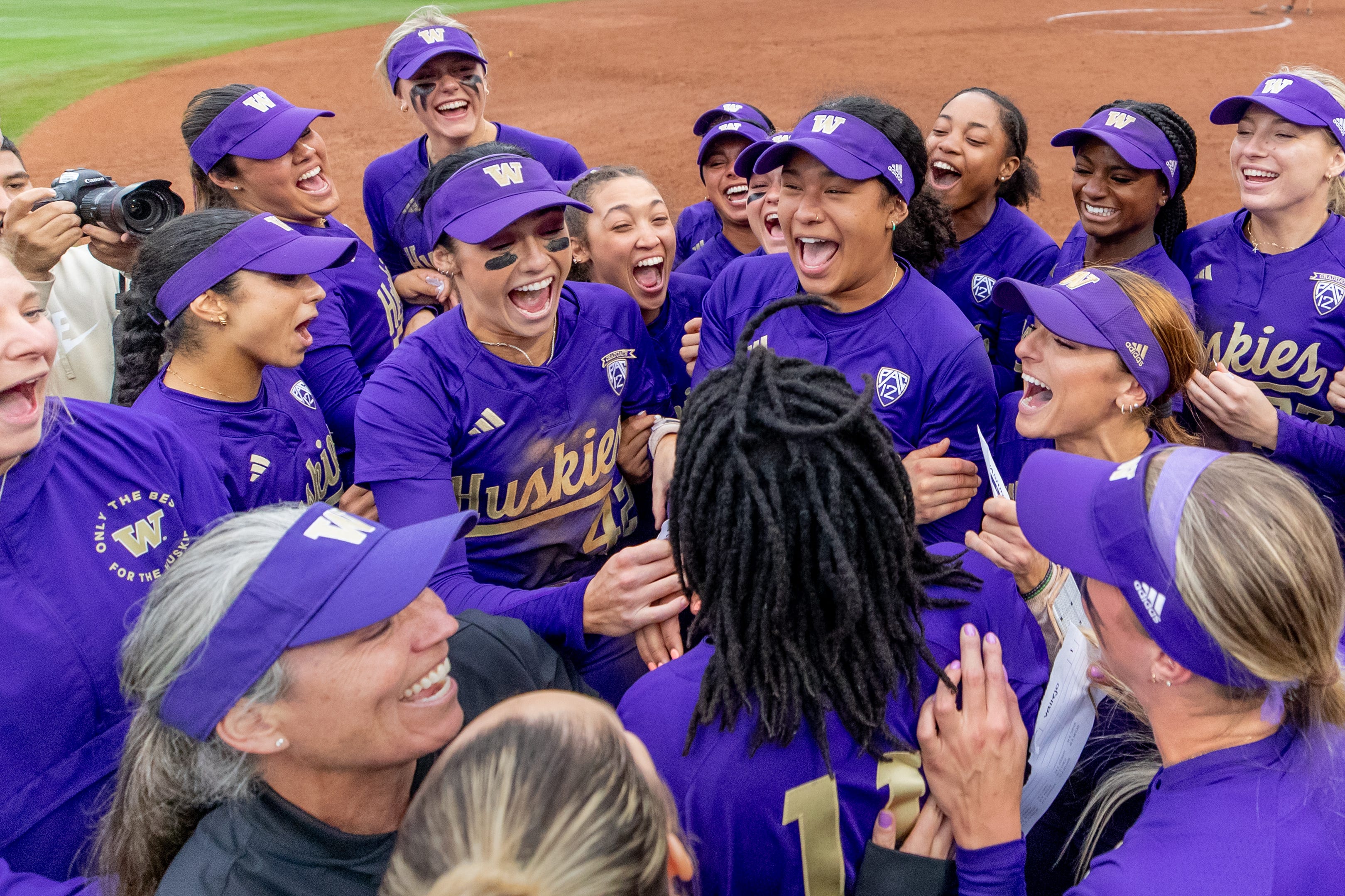 Washington softball, a legendary comeback and the power of DNBAFF