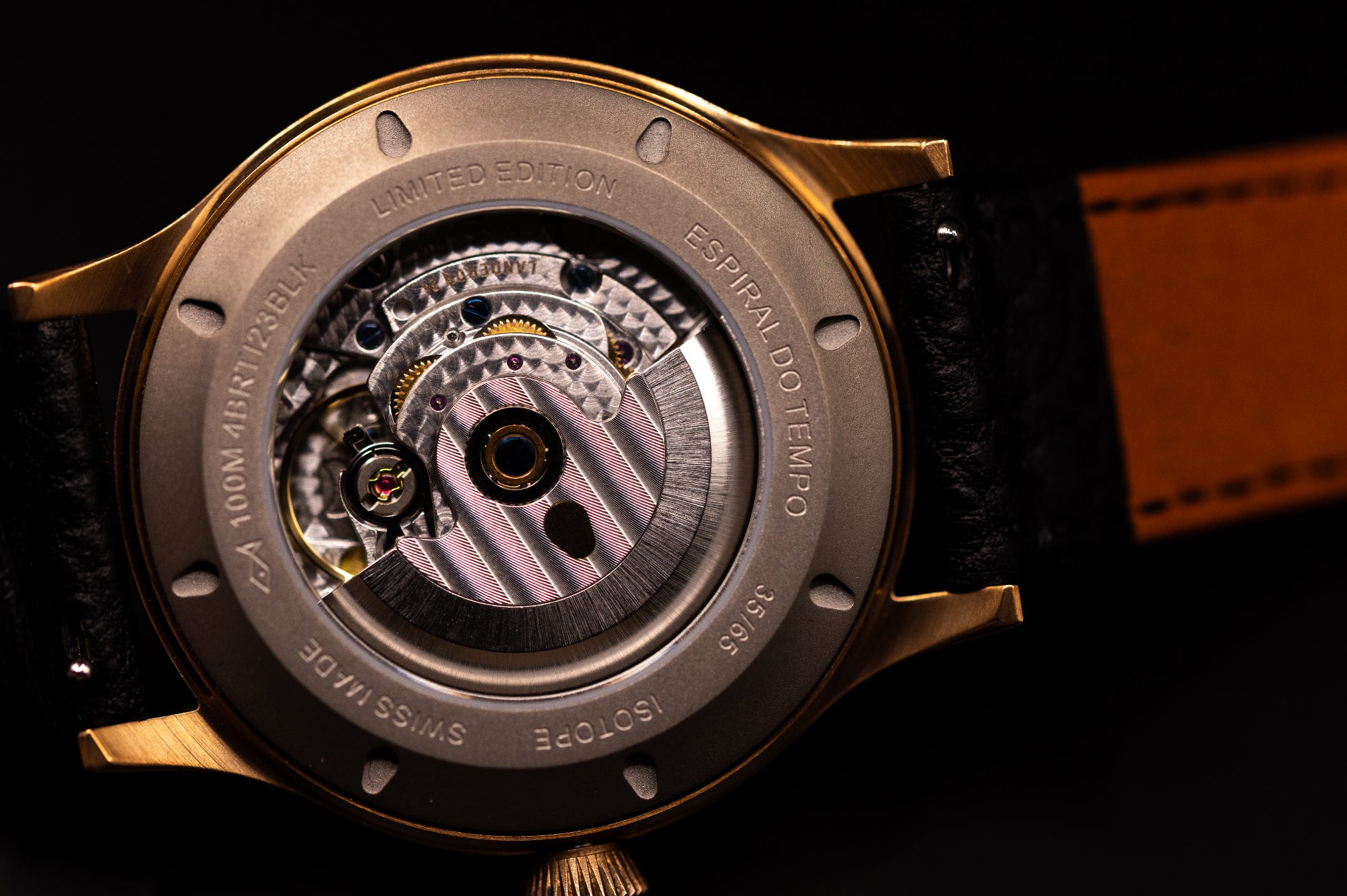 Review: Isotope Old Radium ‘Black Ink Bronze’ x Espiral Do Tempo