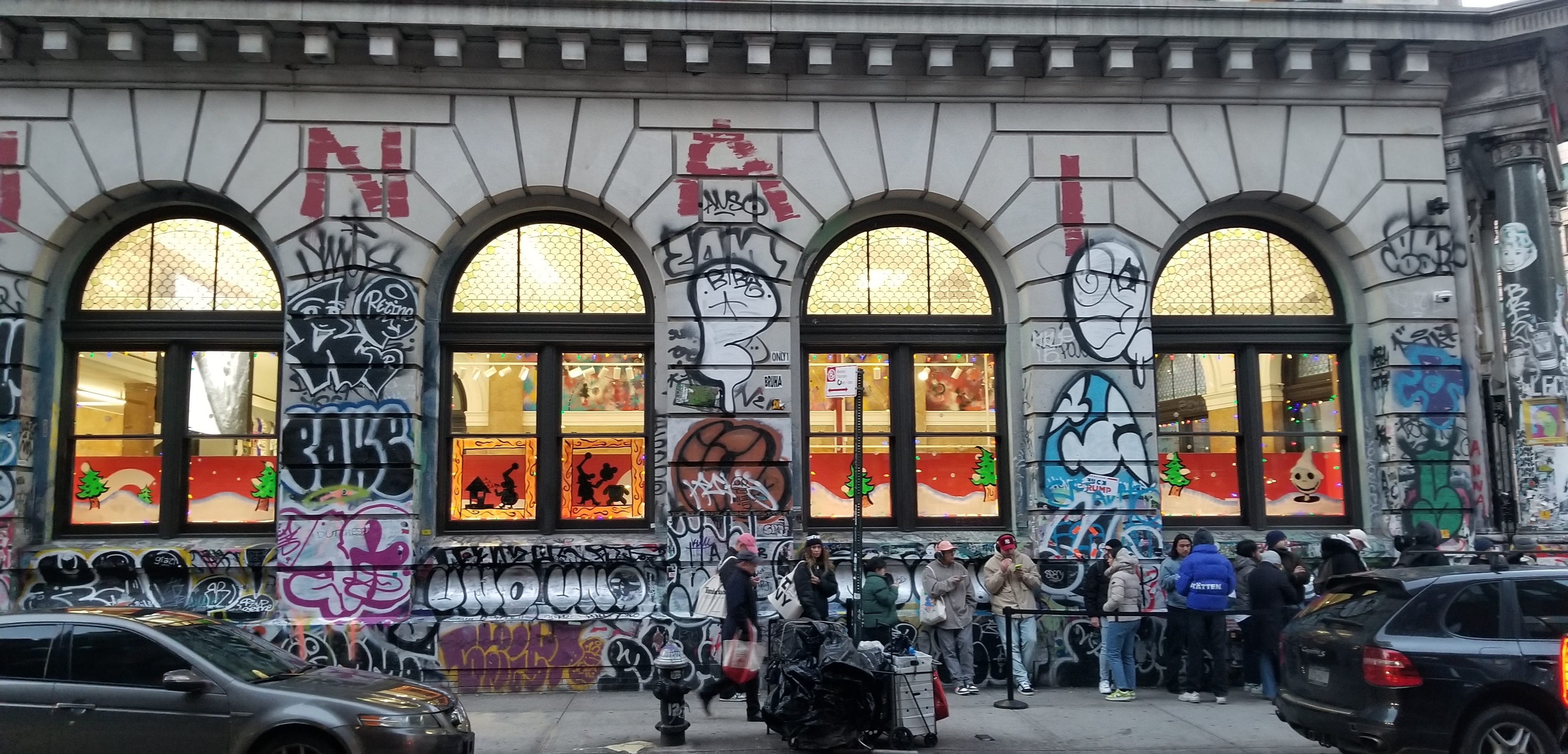Supreme store manhattan discount