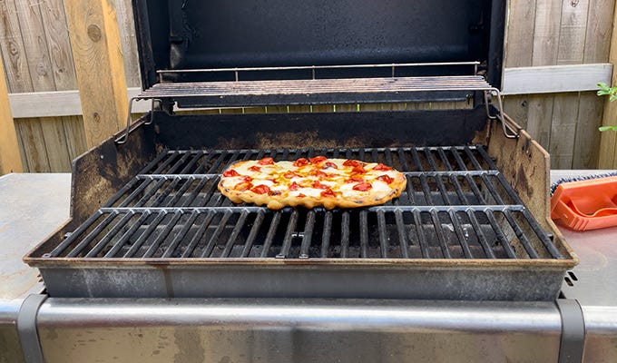 Pizza on weber gas grill shop