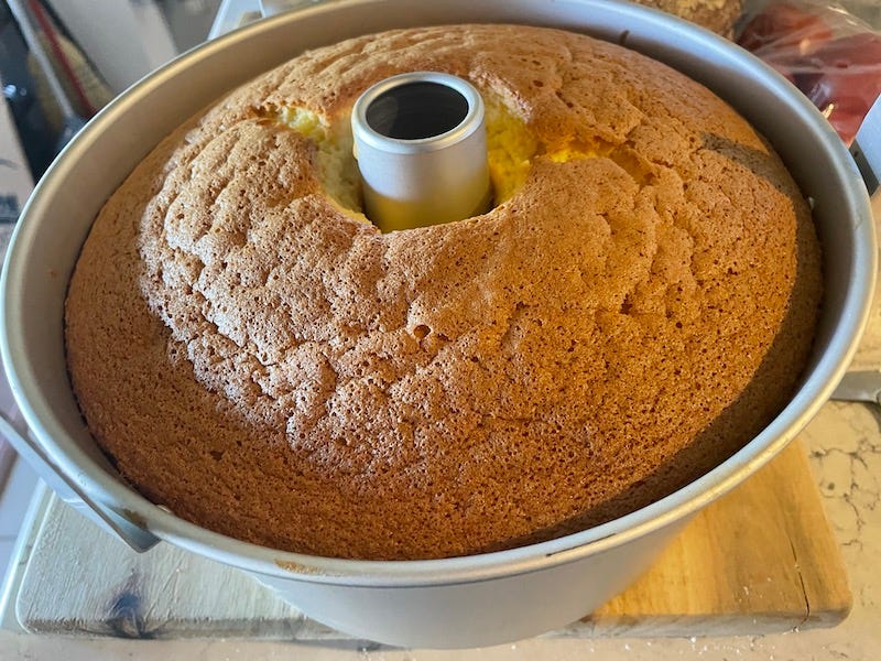 Chiffon cake without tube pan outlet