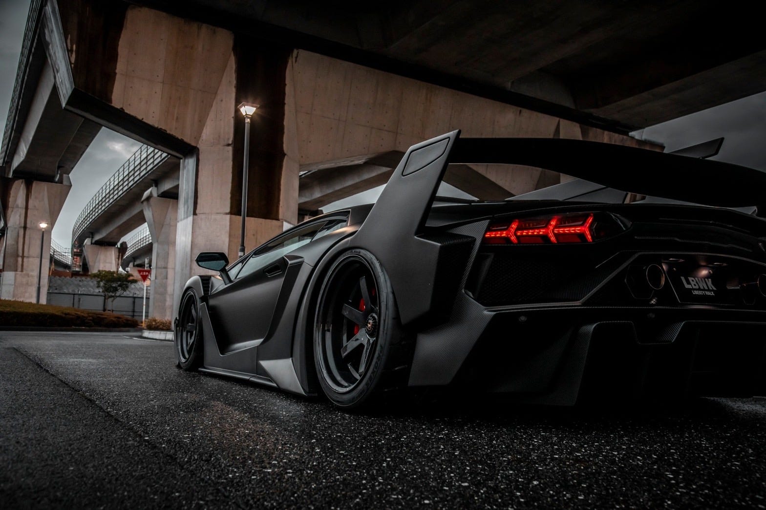 Inspired by Fighter Jets: The Design of the Liberty Walk Lamborghini ...