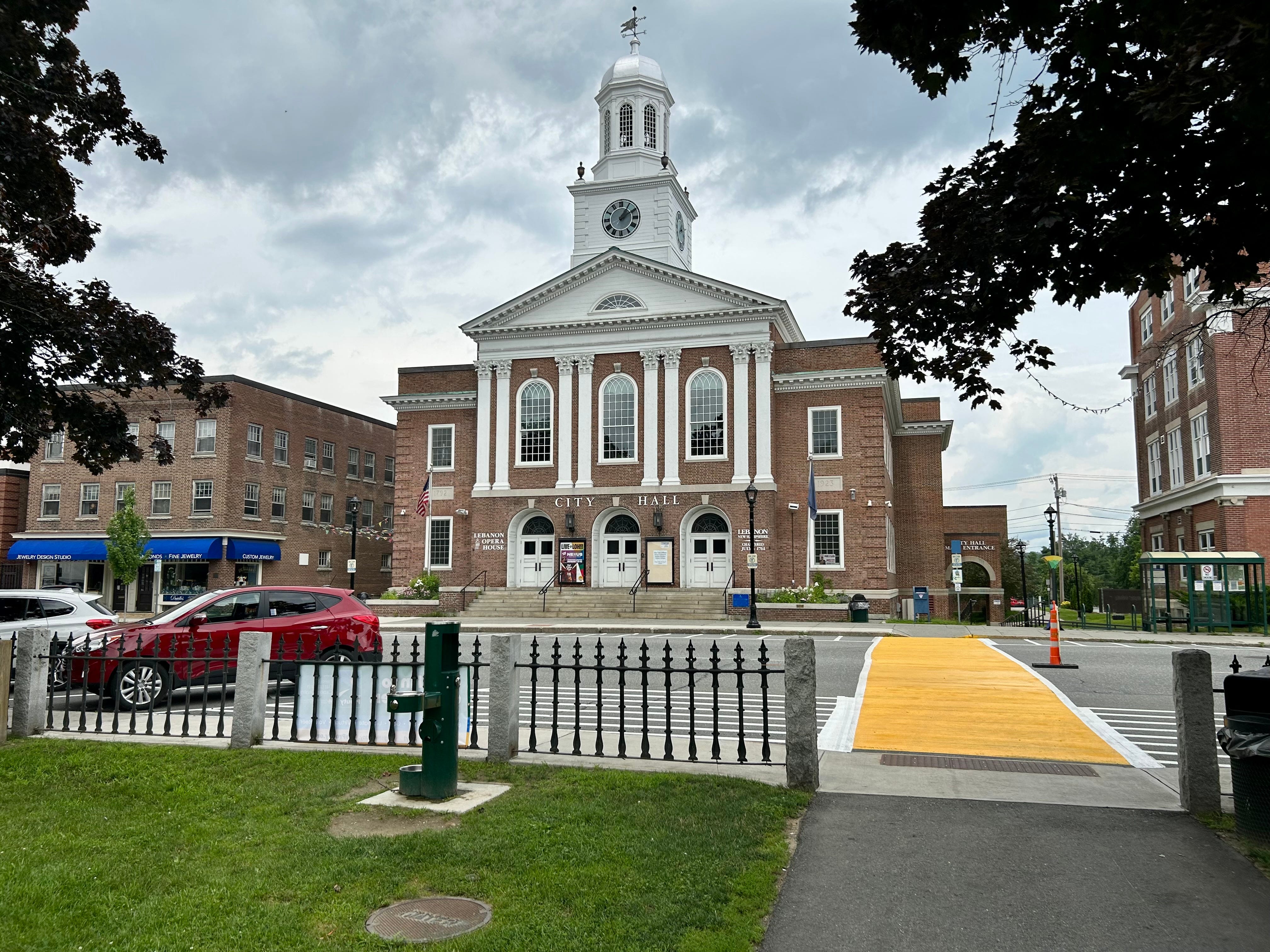 Latchis Theater Brattleboro - v8ejkhg