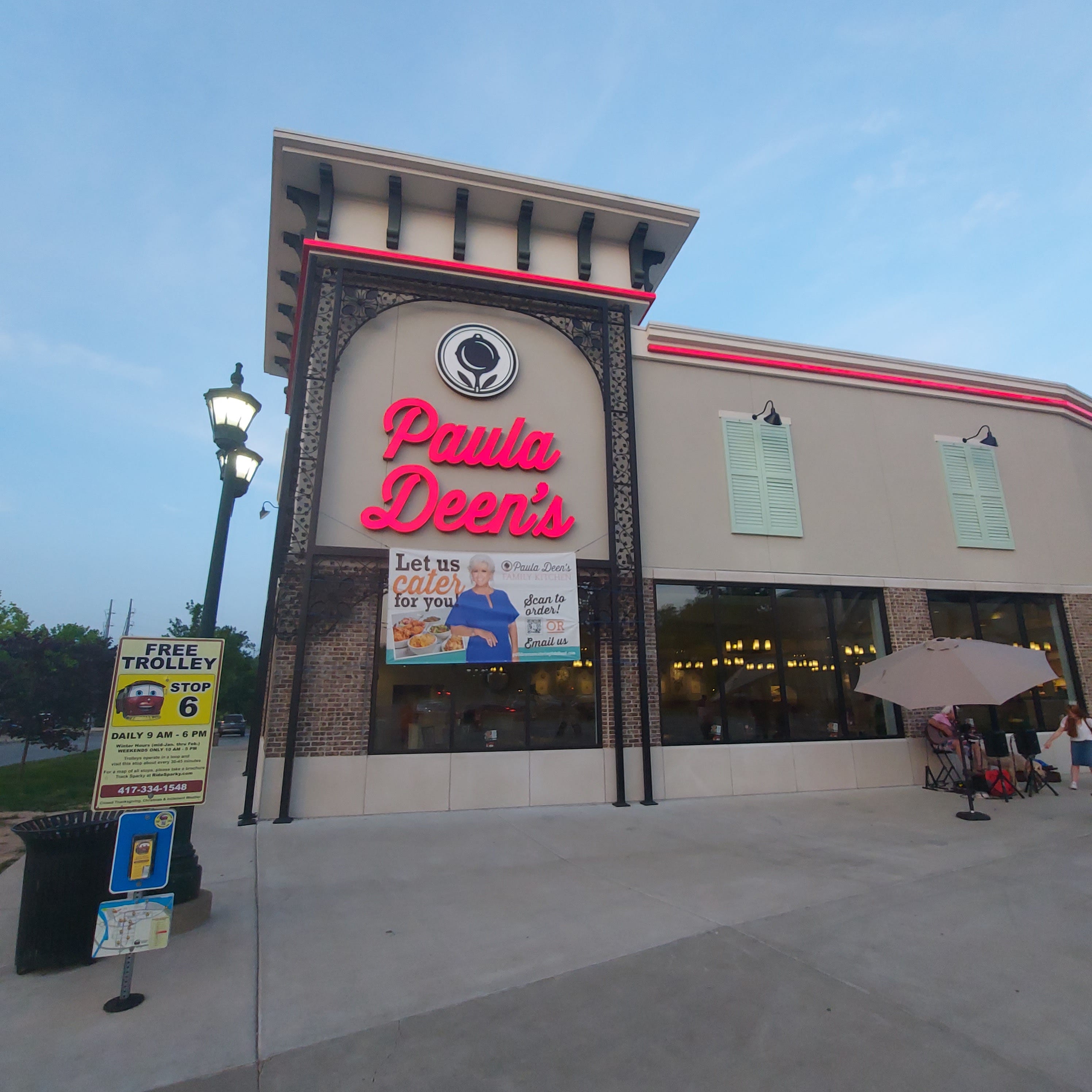 Celebrity Chef Paula Deen Bringing Southern taste to Branson