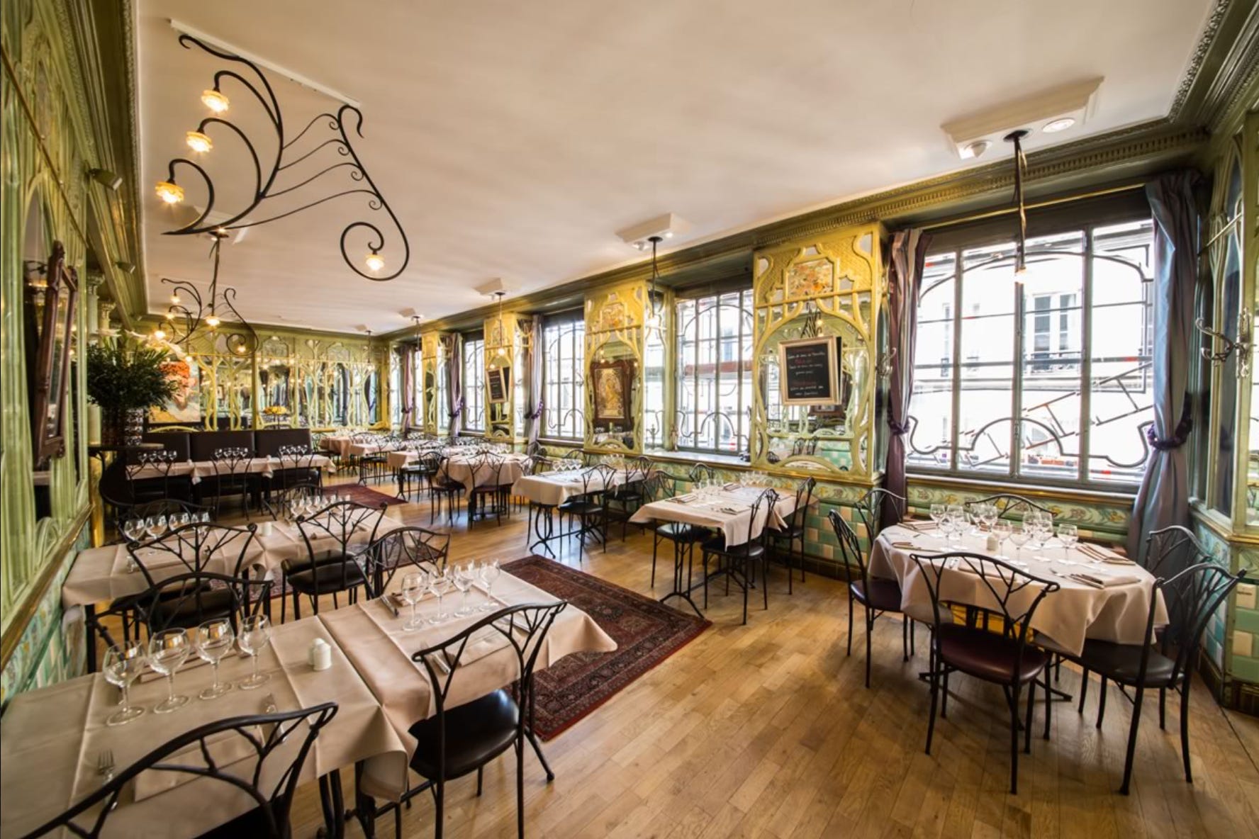 13.36.a Decrypting Restaurants in France Restos, Bistros, Brasseries
